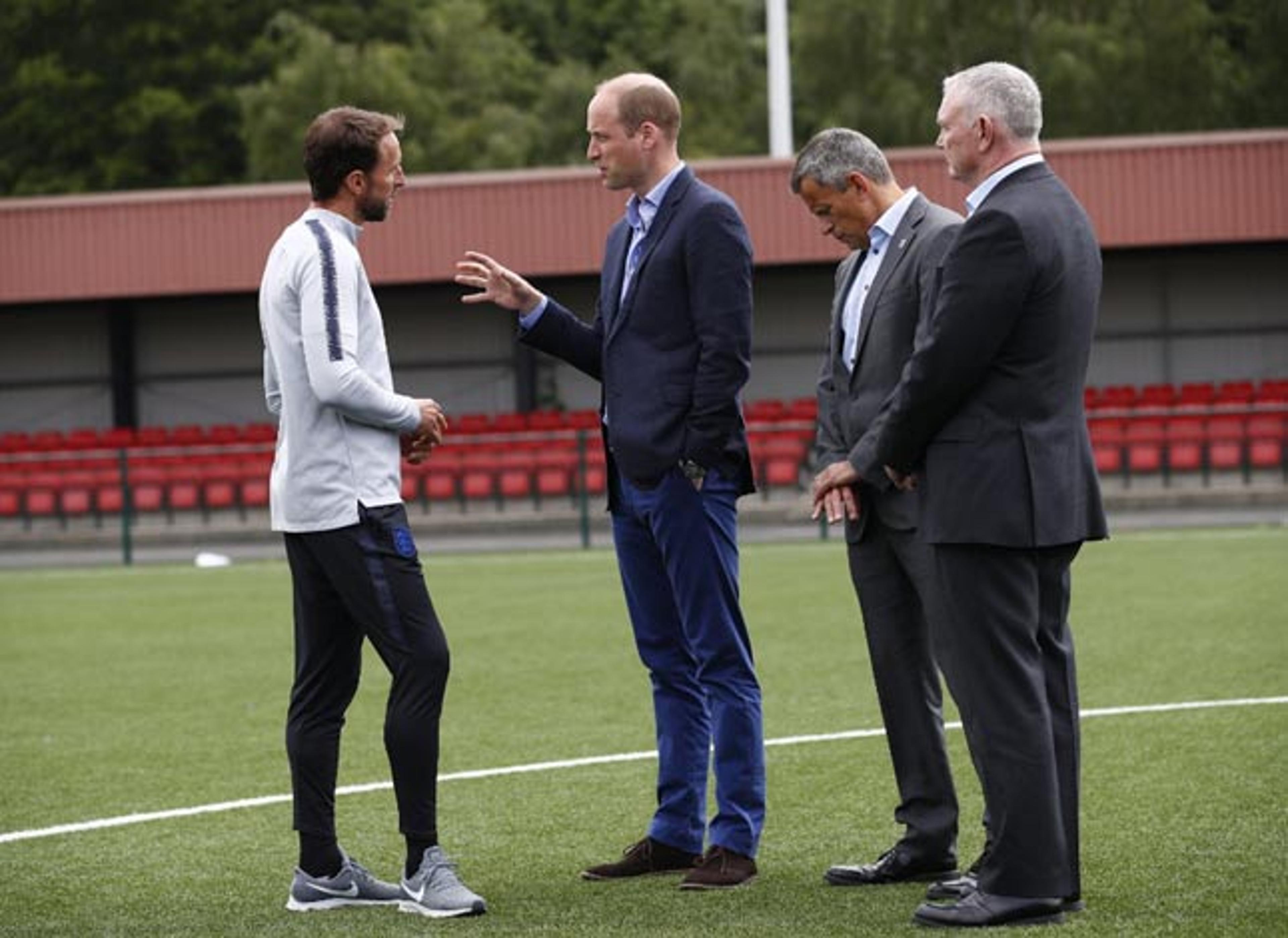 Príncipe William visita a seleção e se encontra com Harry… Kane