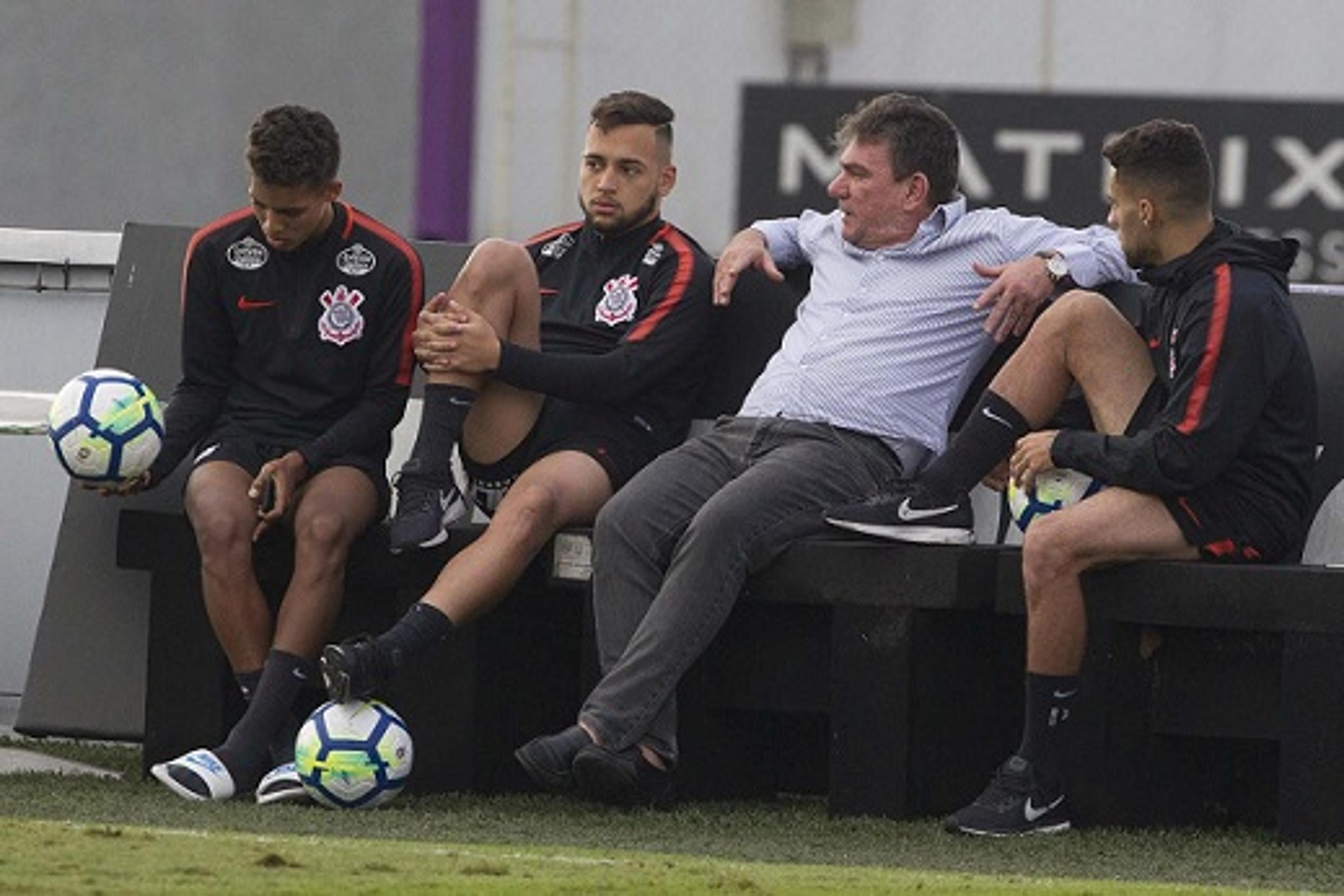 Com Andrés no CT, Corinthians inicia preparação para enfrentar o Vitória