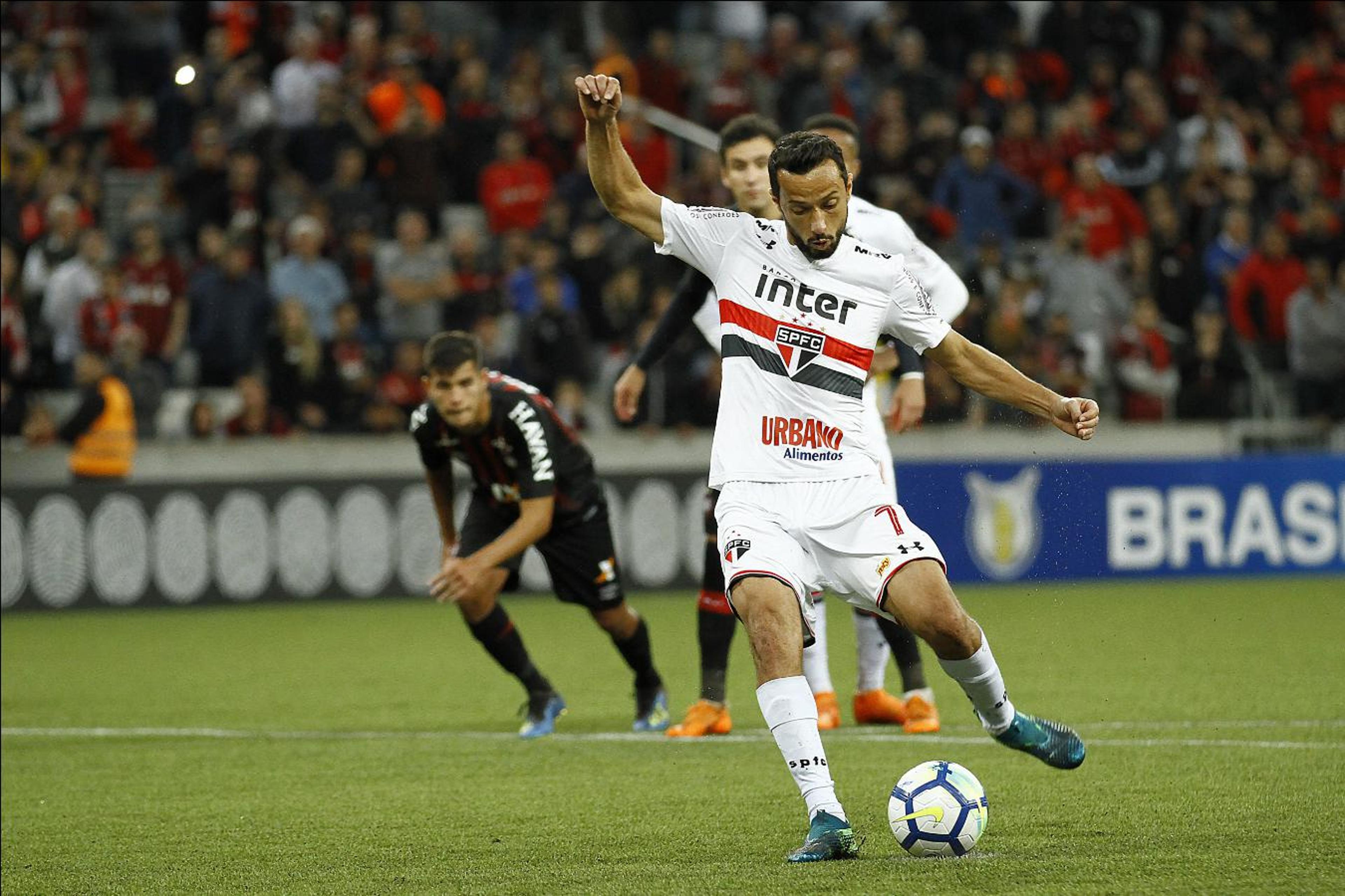 Nenê volta, e São Paulo cria mais chances. Não é coincidência…