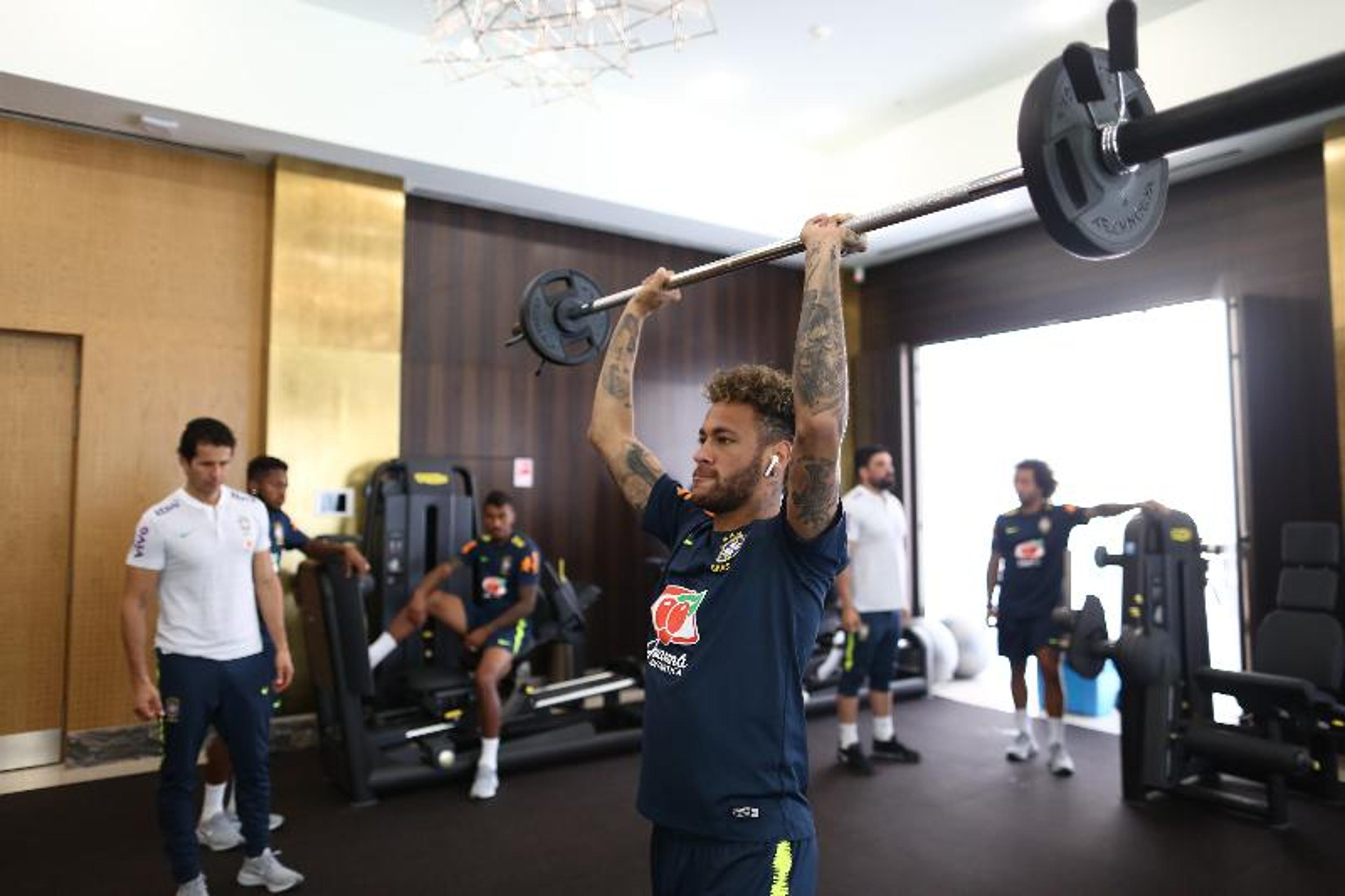 Seleção abre jornada dupla em Sochi com treino físico: veja as imagens