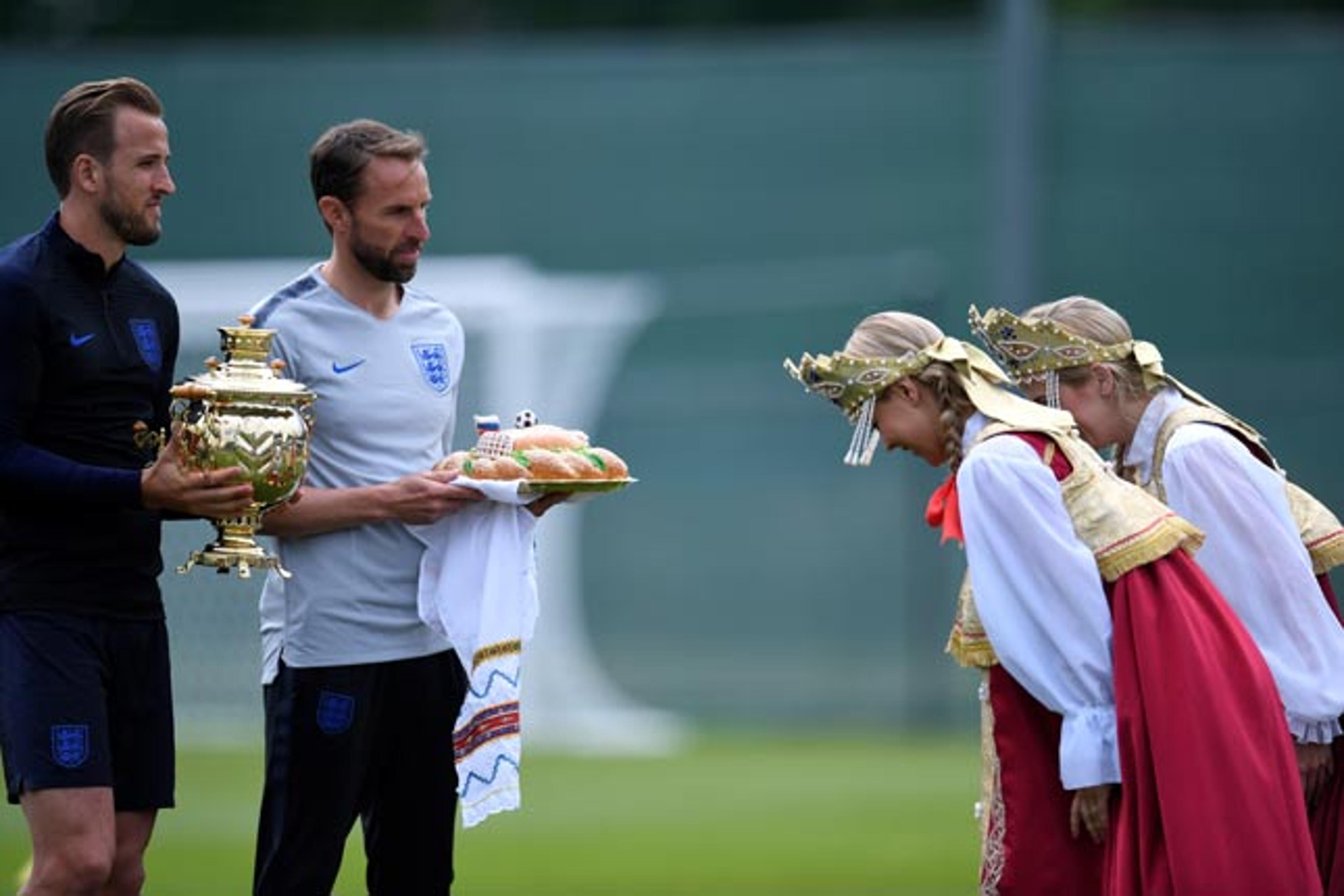 Primeiro treino da Inglaterra na Rússia é aberto e sem Rashford