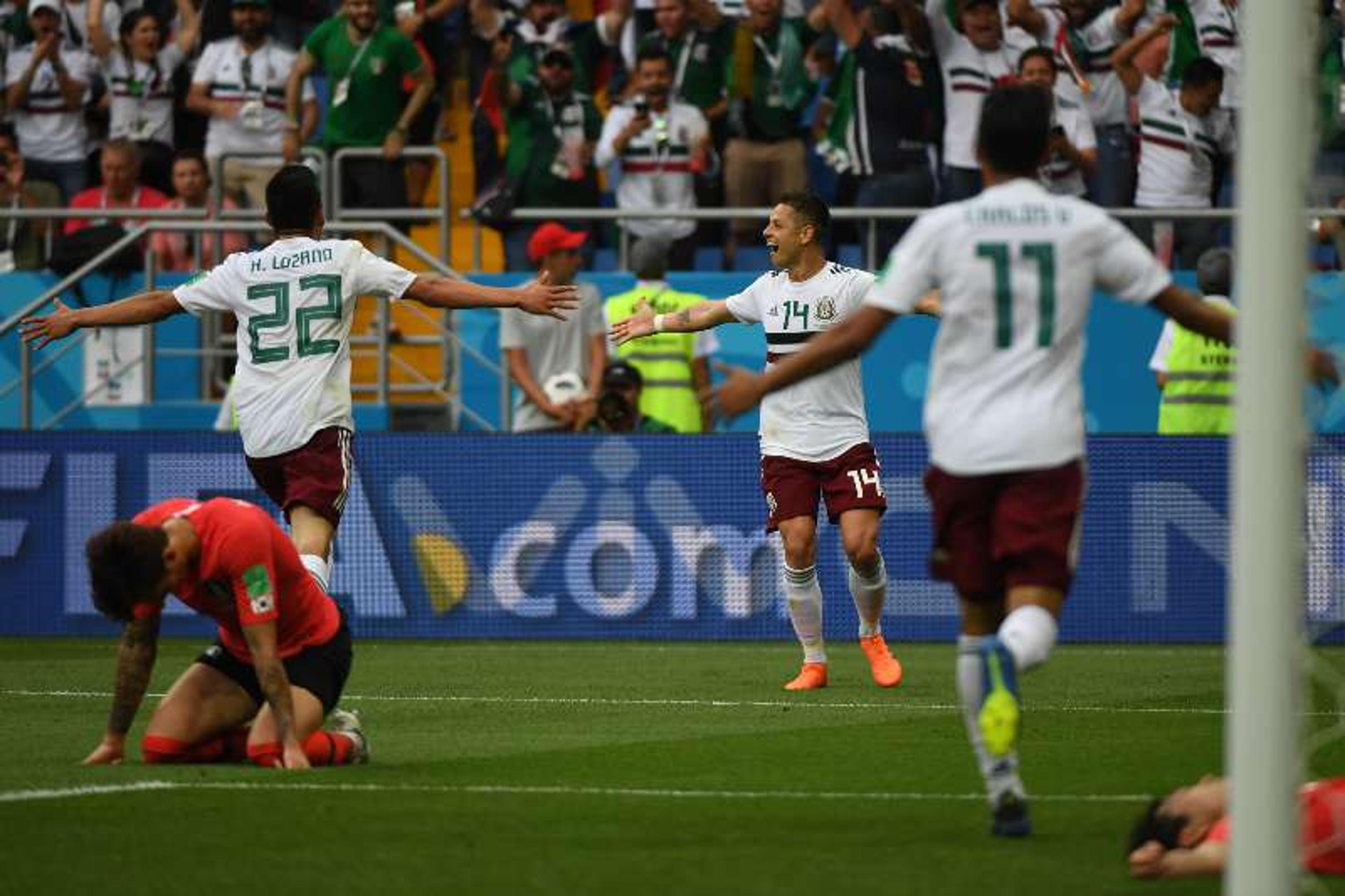 Chicharito vibra com o 50º gol pela seleção e minimiza os críticos