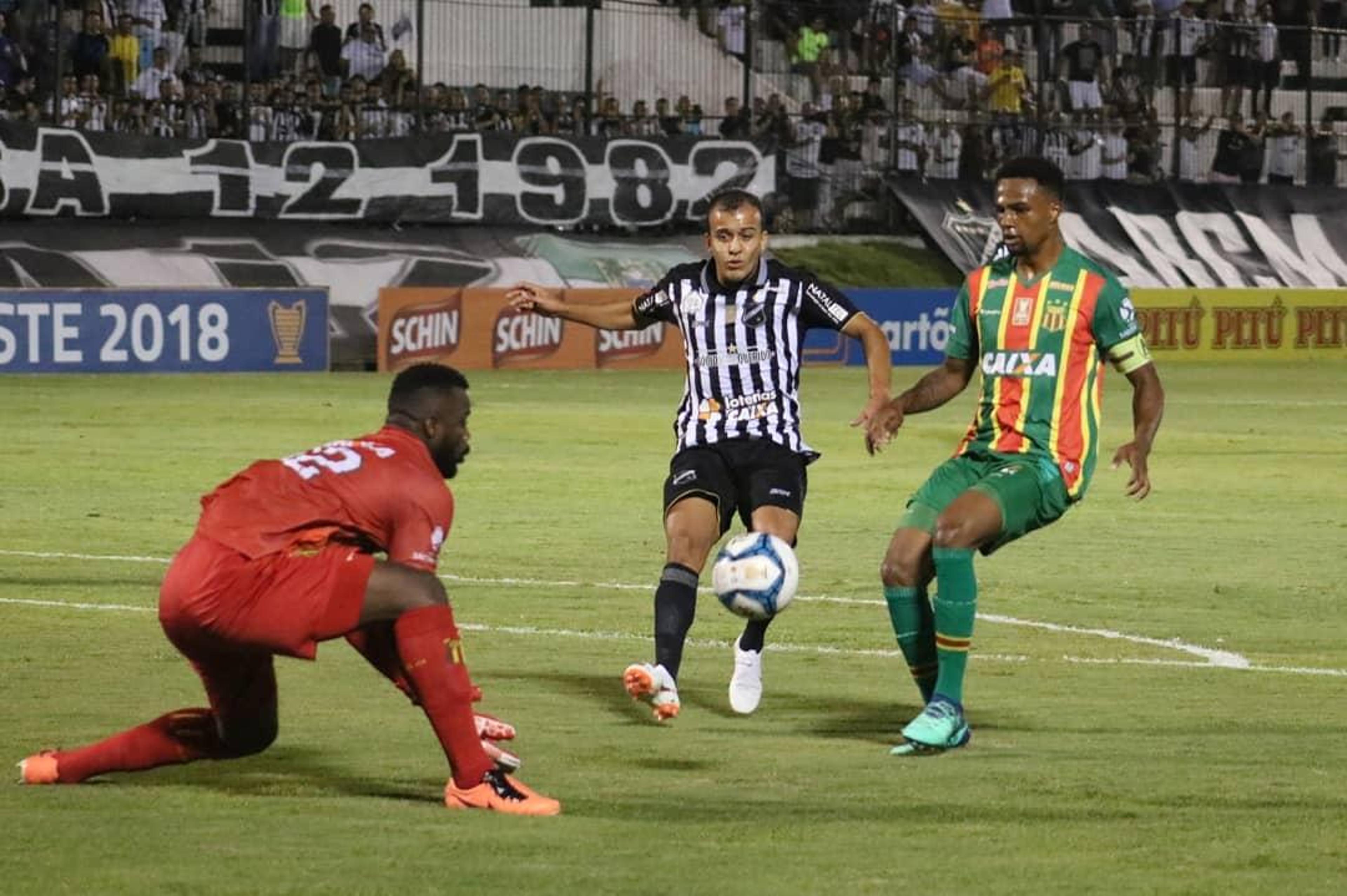 Em jogo marcado por confusão, Sampaio Corrêa garante vaga na final da Copa do Nordeste