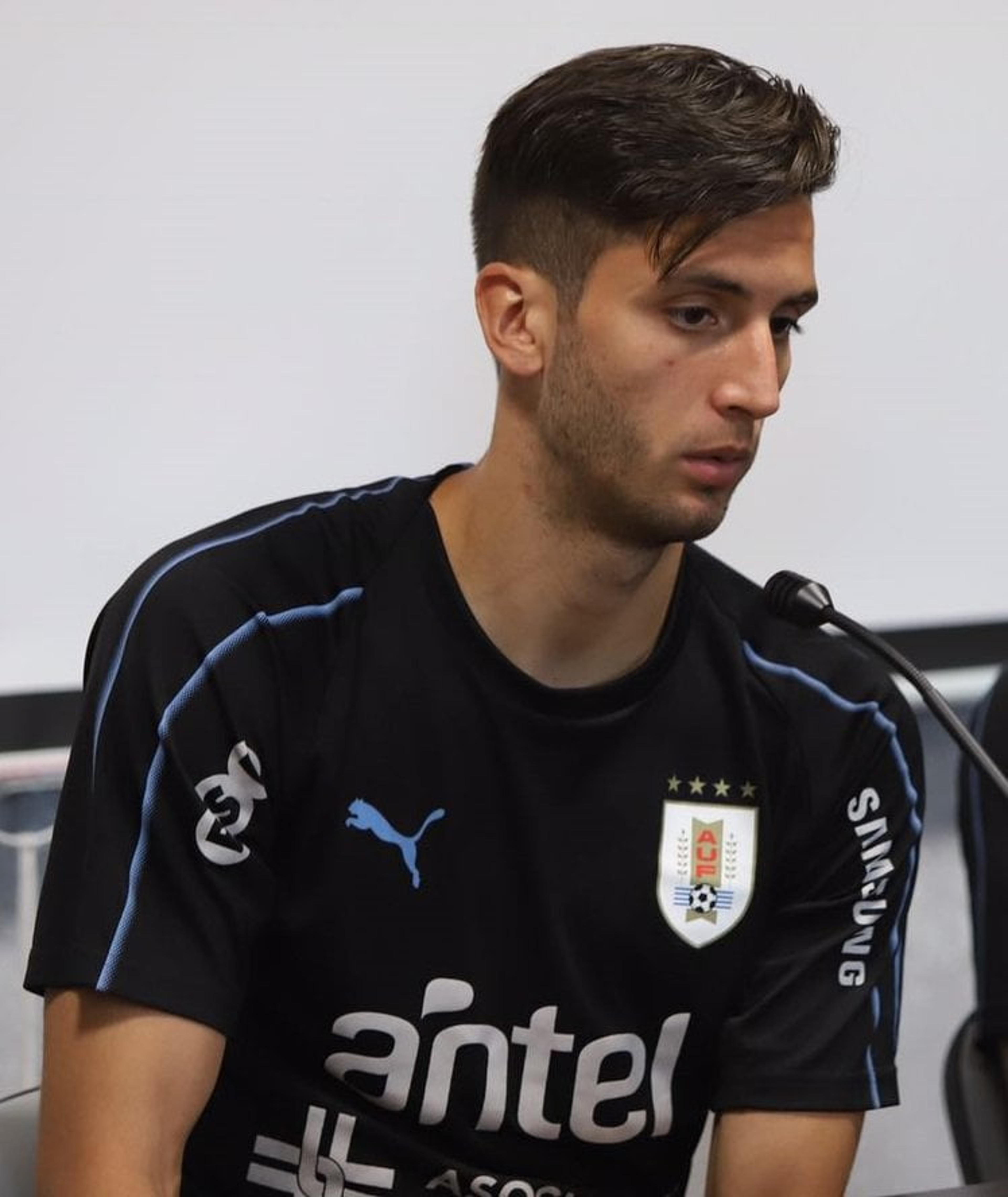 Uruguaio Bentancur tranquiliza: ‘Cavani está muito bem de espírito’