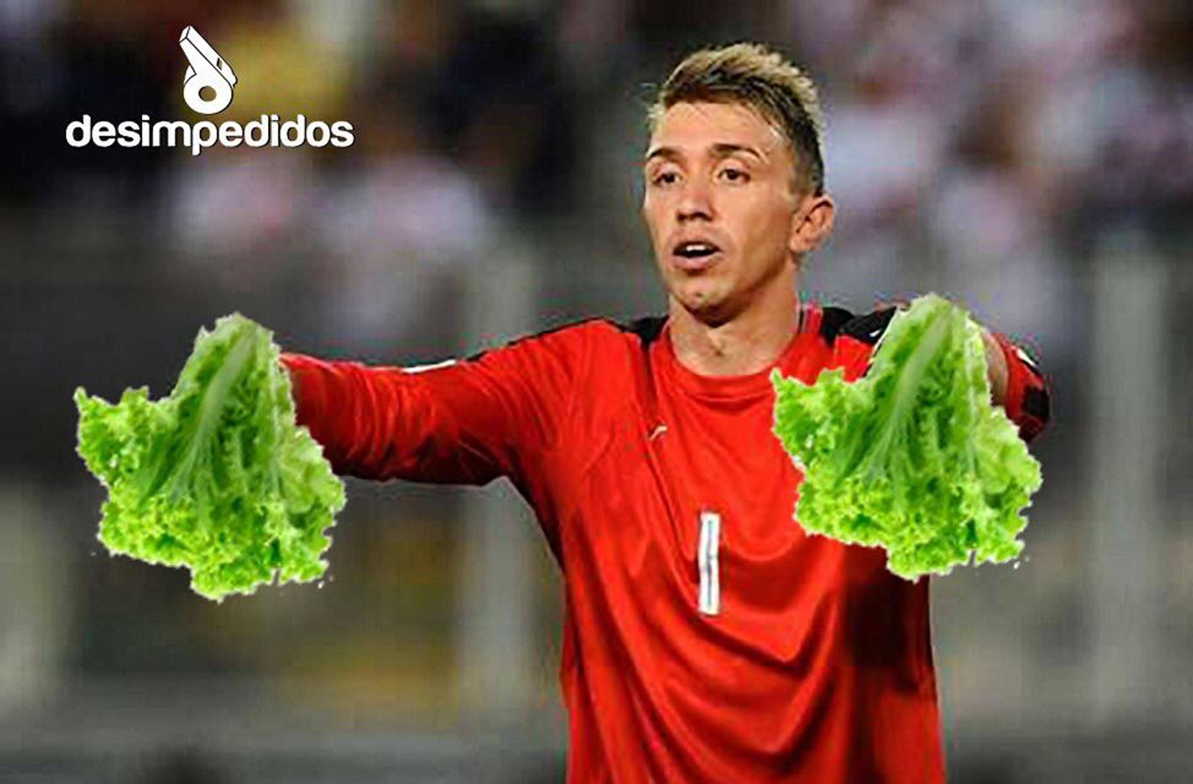 Muslera é o principal alvo dos memes da eliminação do Uruguai