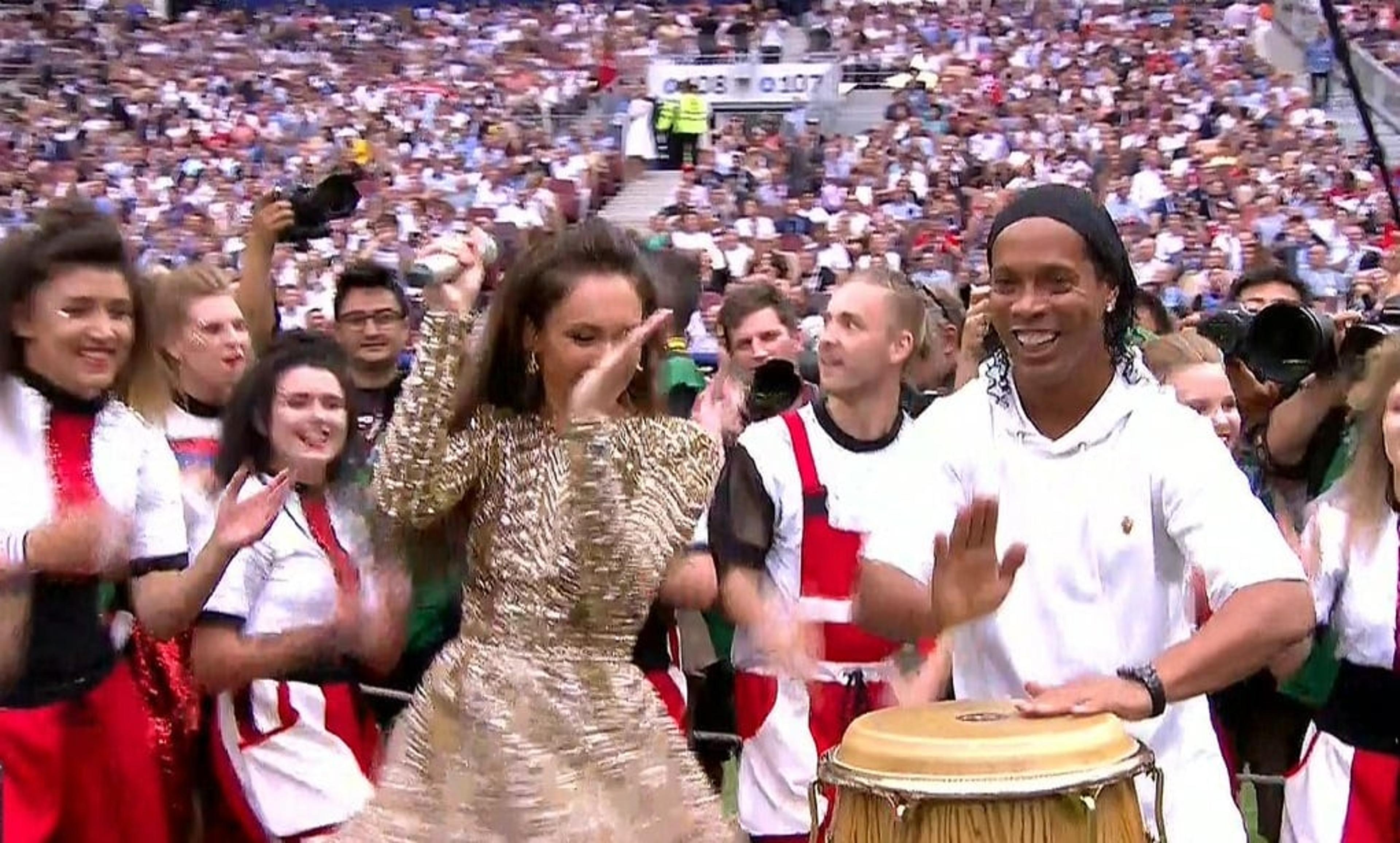 Participação de Ronaldinho Gaúcho no encerramento da Copa enlouquece a web