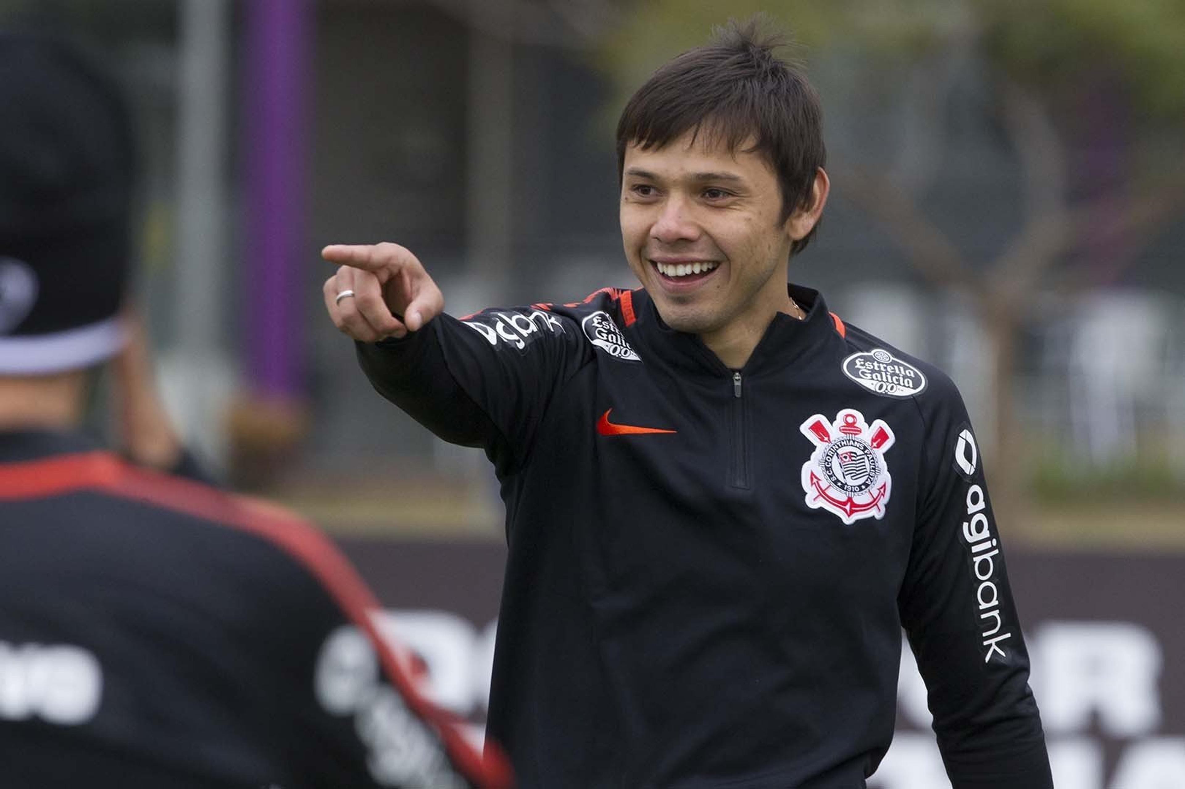 Descansado, Romero tem motivação extra para brilhar pelo Corinthians