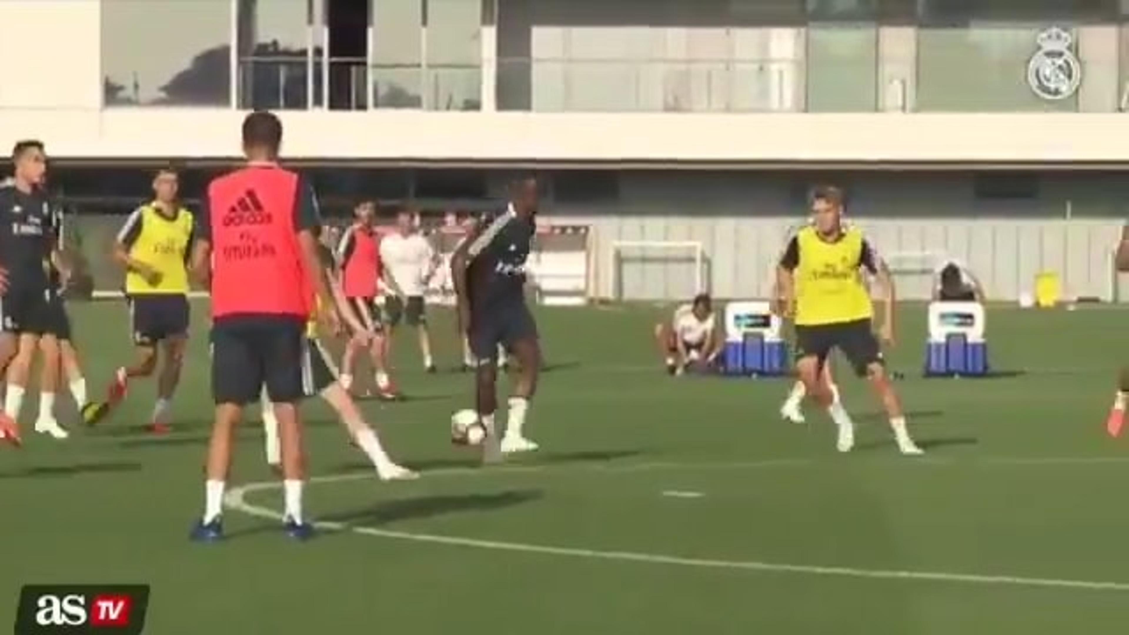 VÍDEO: Em seu primeiro treino no Real, Vinícius Júnior dá passe à la Ronaldinho Gaúcho