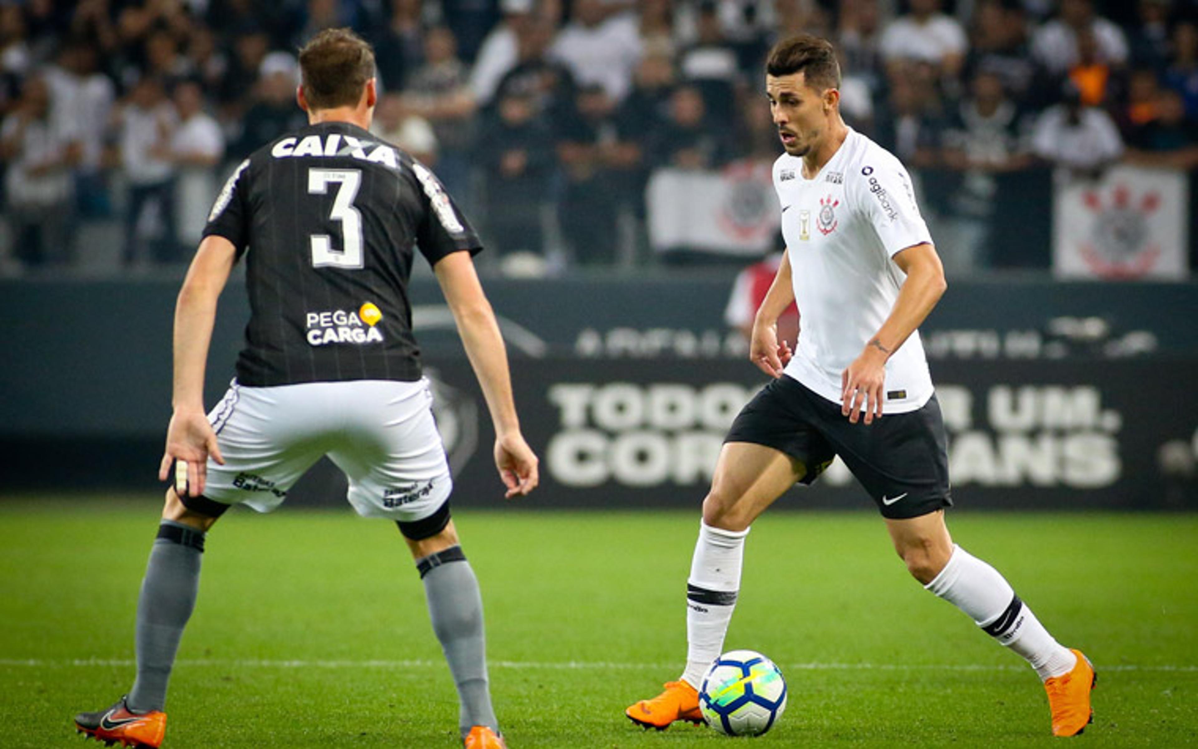 O artilheiro do Jair: Avelar contorna críticas com gols e ganha confiança