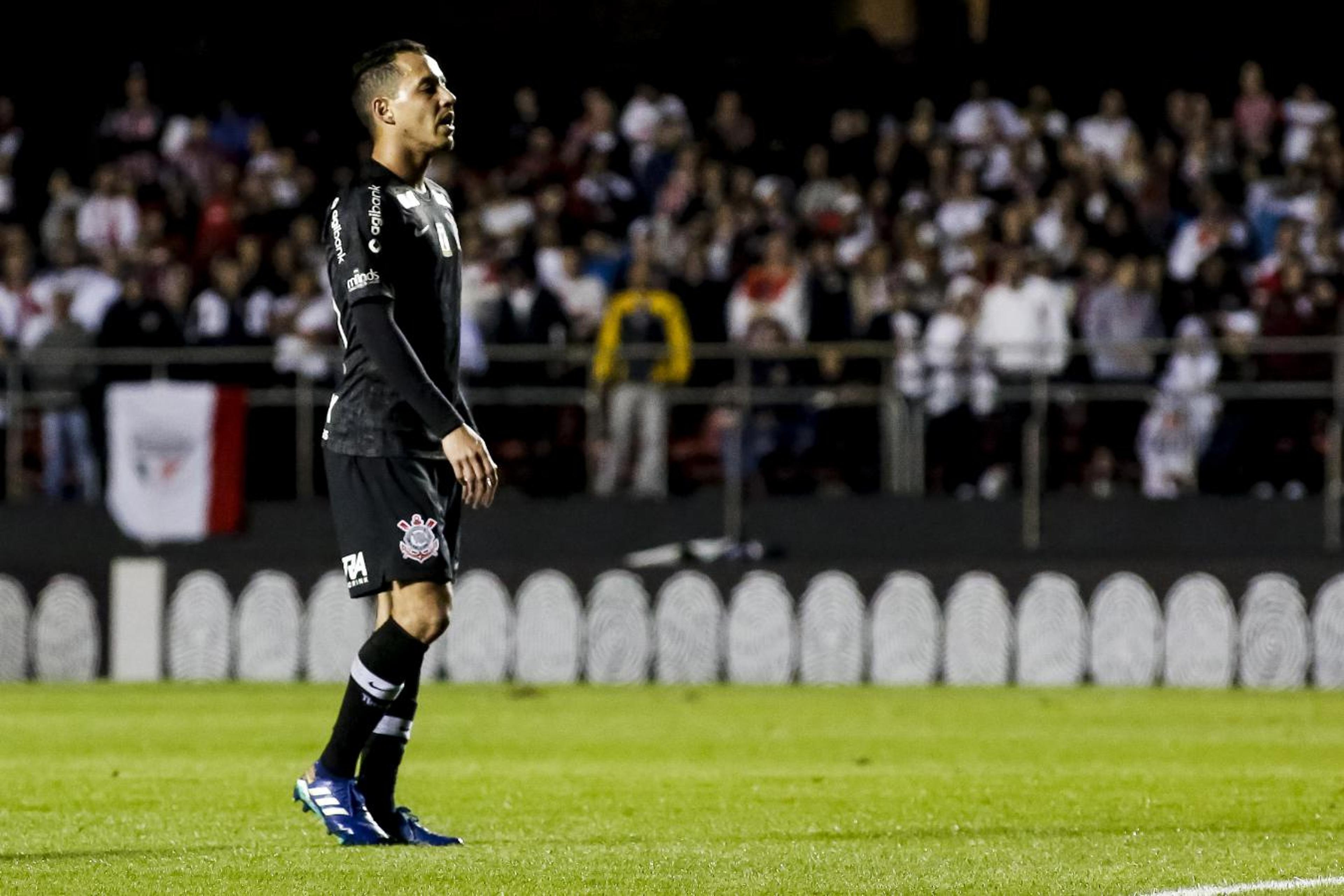 Emocionado, Rodriguinho se despede do Corinthians e diz: ‘Pretendo voltar’