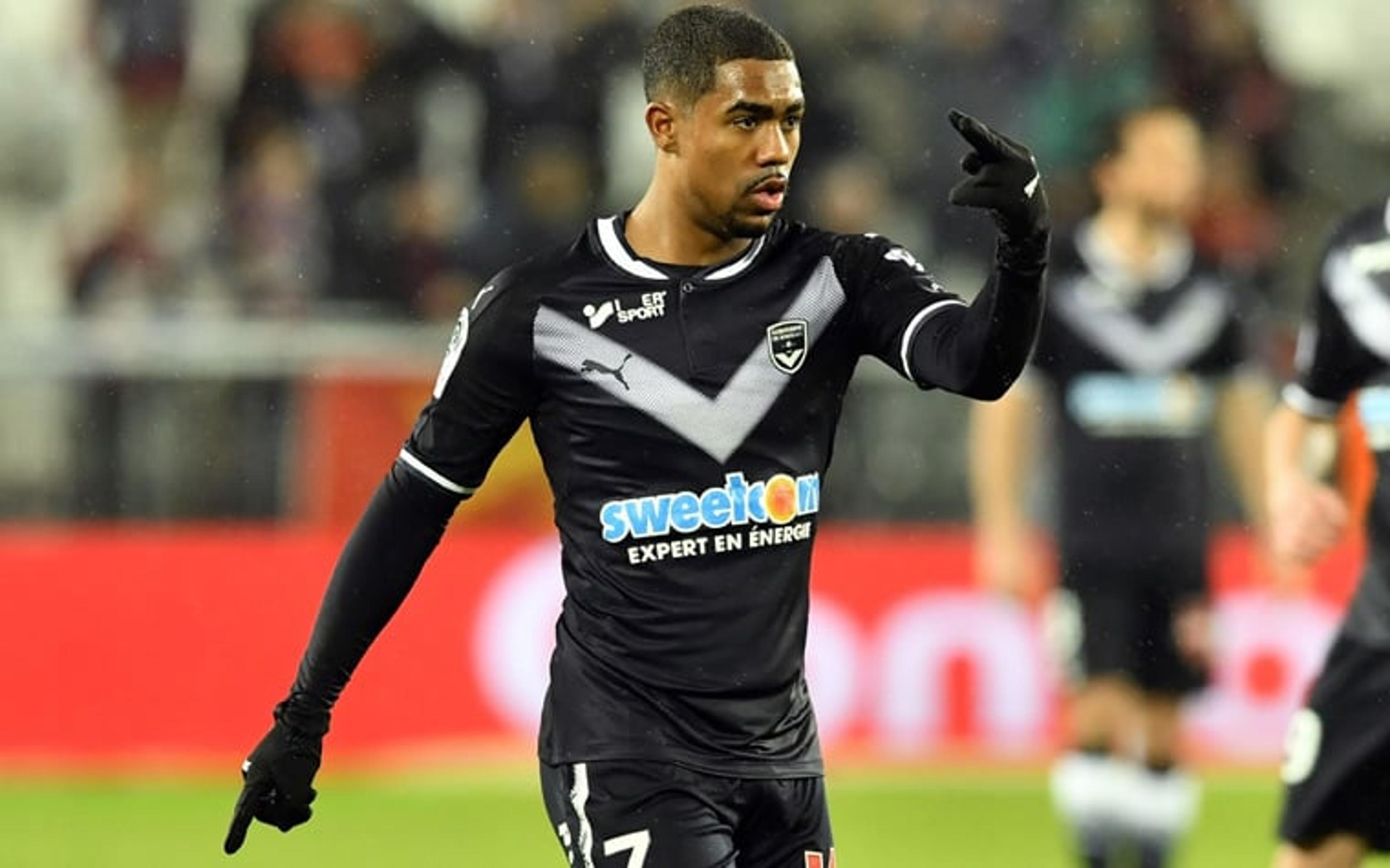 Dirigente diz que Roma desistiu de Malcom para evitar leilão com Barça