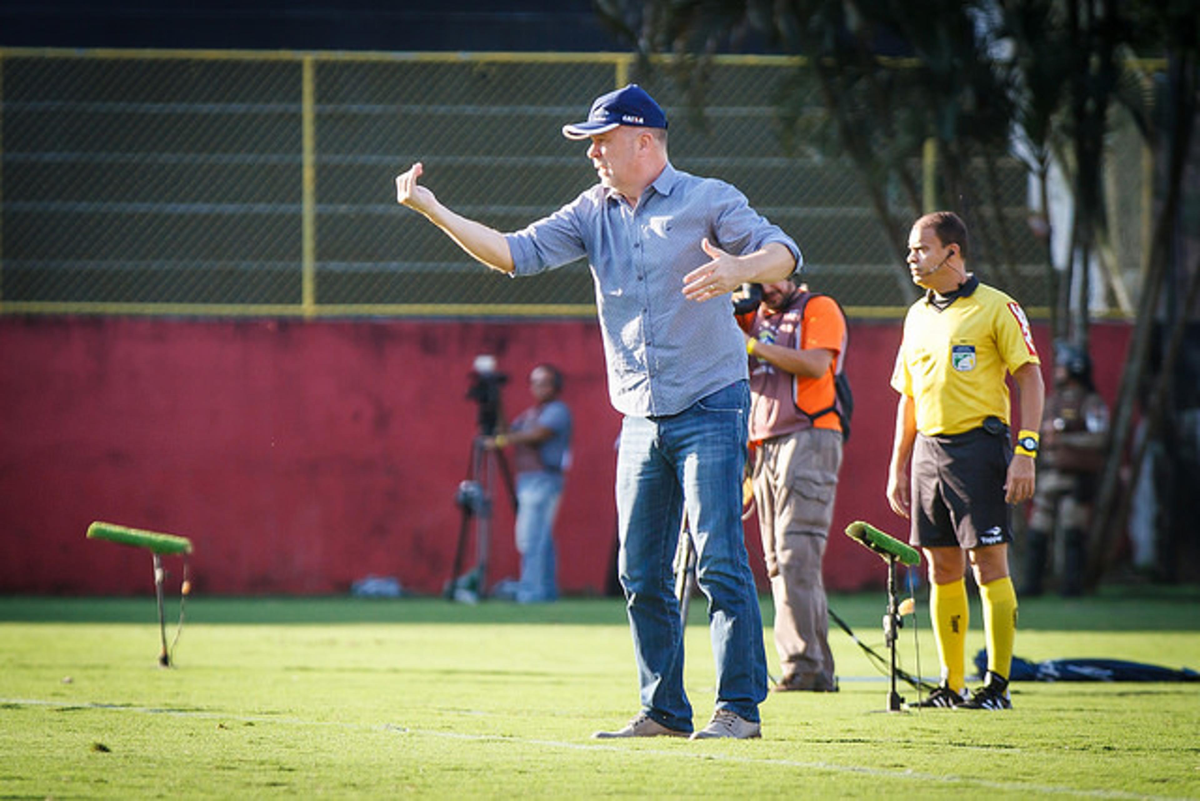 Mano critica a arbitragem após empate entre Cruzeiro e Vitória