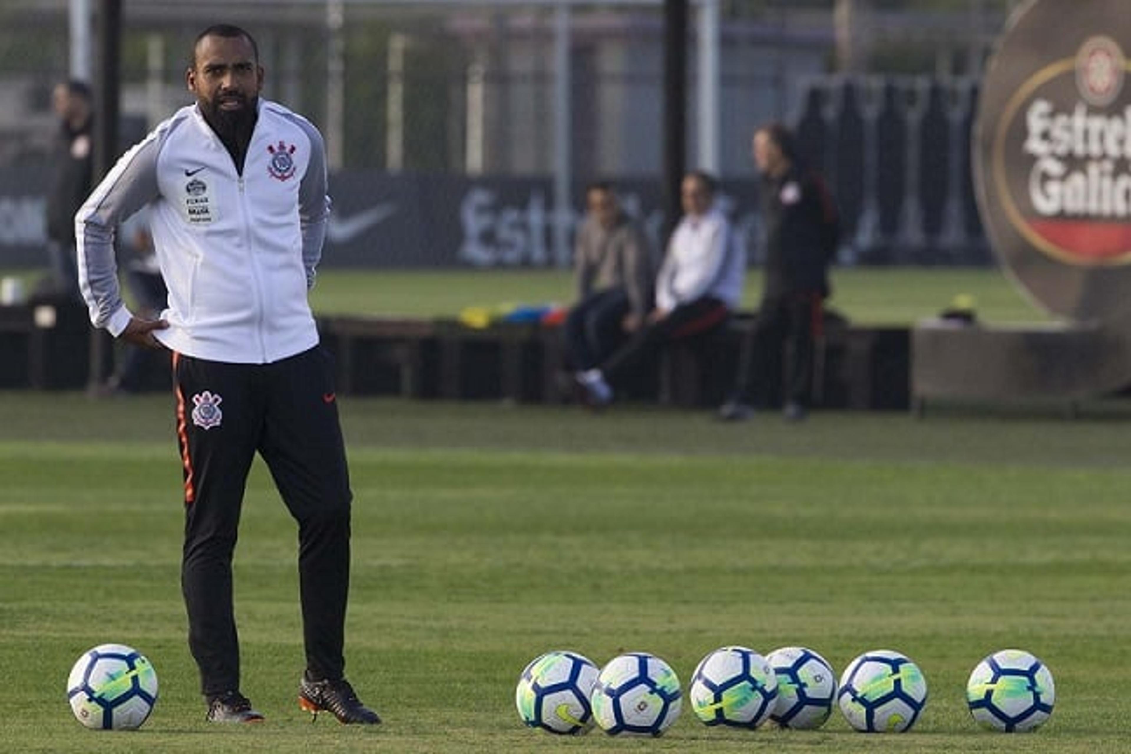 Corinthians anuncia volta de Dyego Coelho para o comando do sub-20