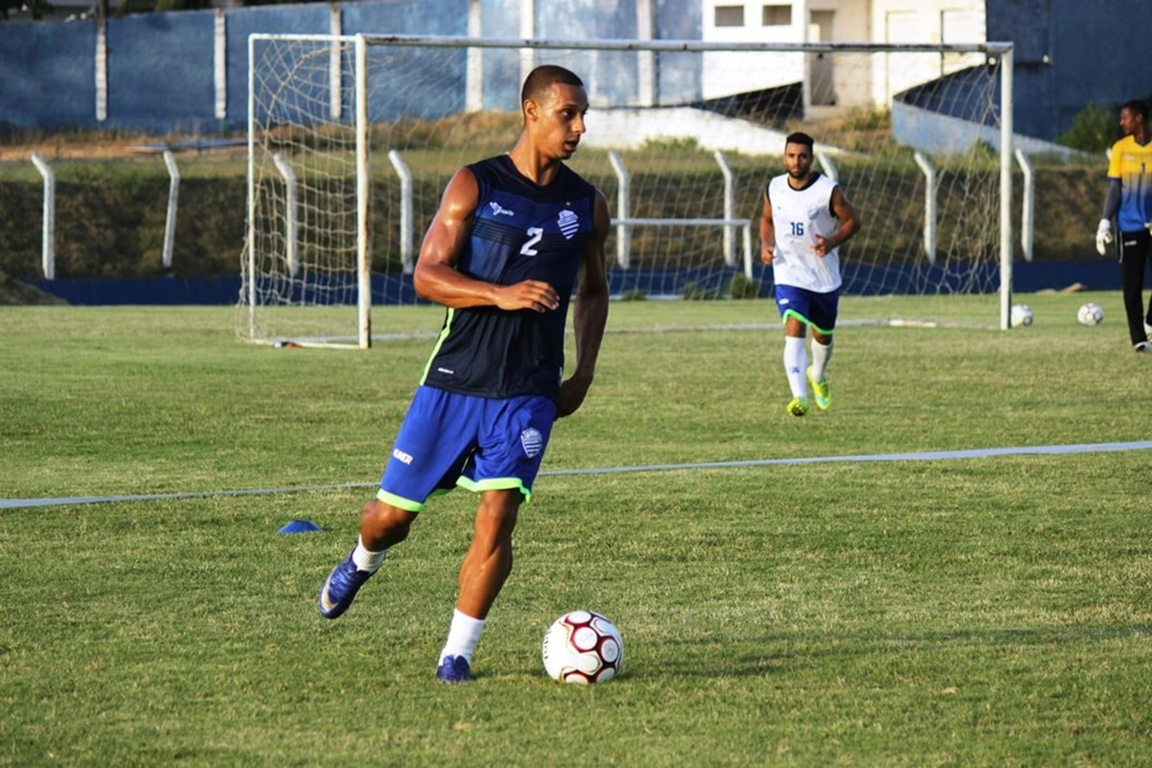 Celsinho vê evolução na temporada e espera dificuldade contra Palmeiras