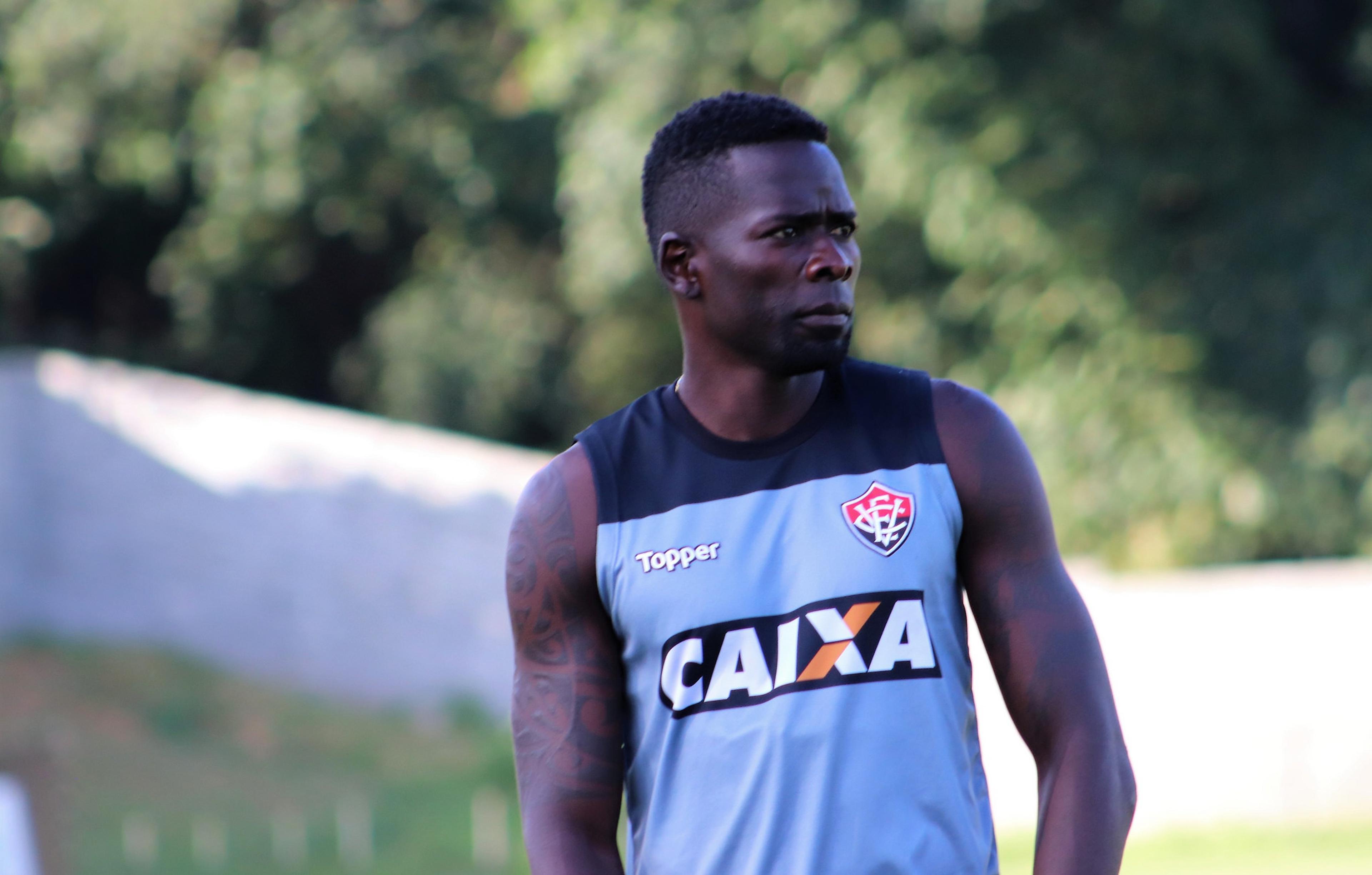 Kanu foca em grande partida do Vitória contra o Palmeiras