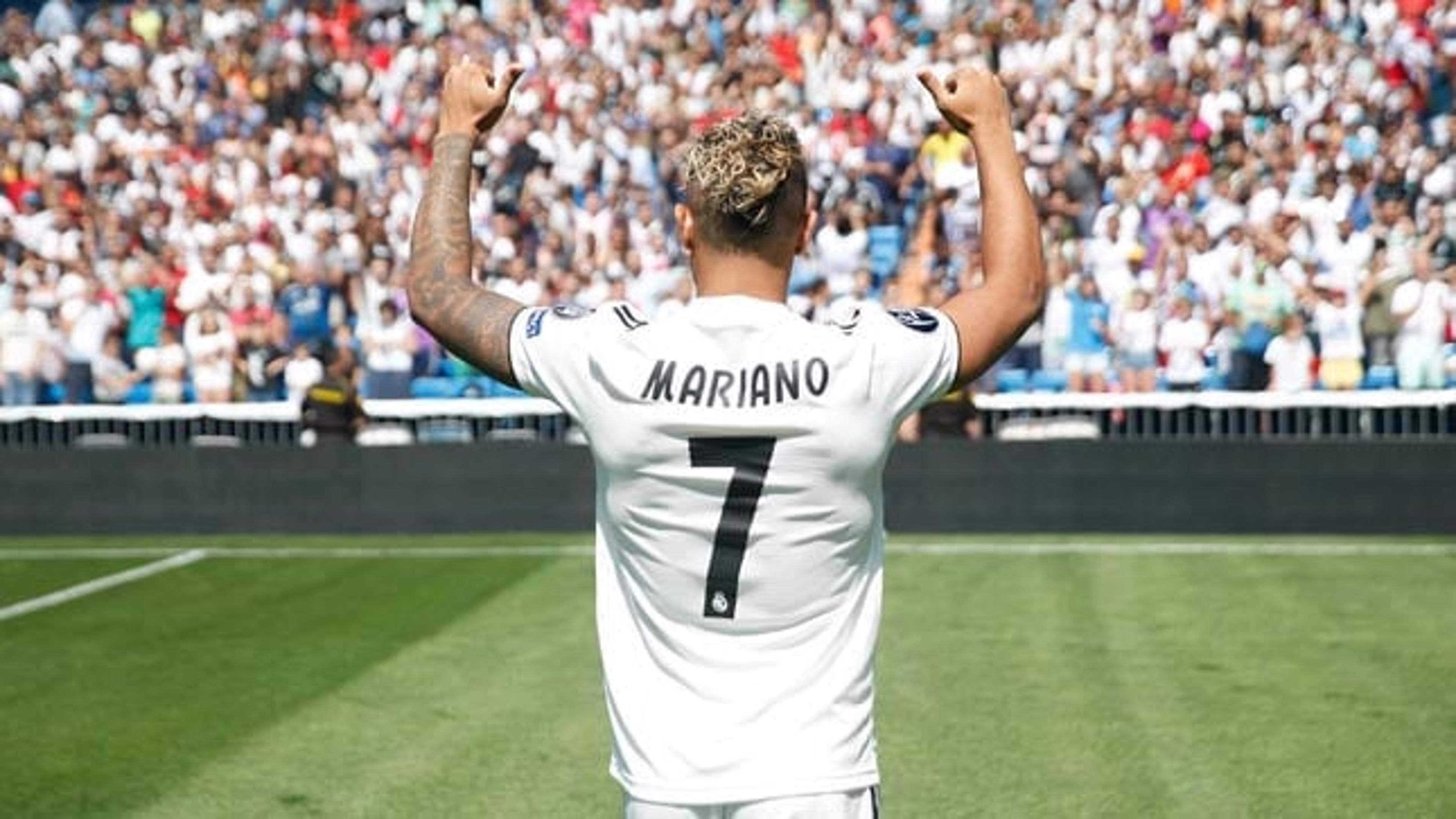 Real Madrid apresenta Mariano Díaz, que herda camisa de CR7