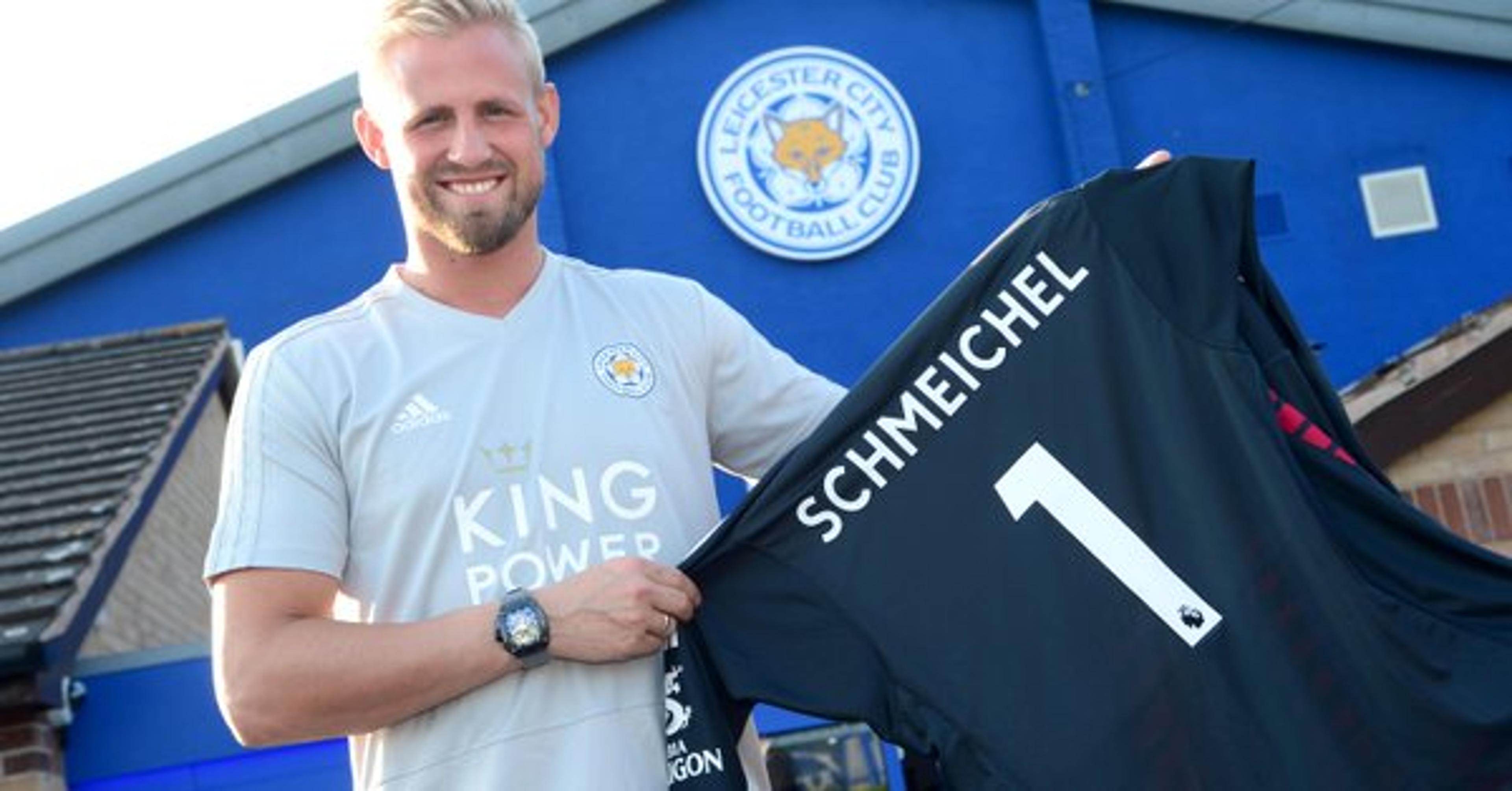 Kasper Schmeichel renova seu contrato com o Leicester City