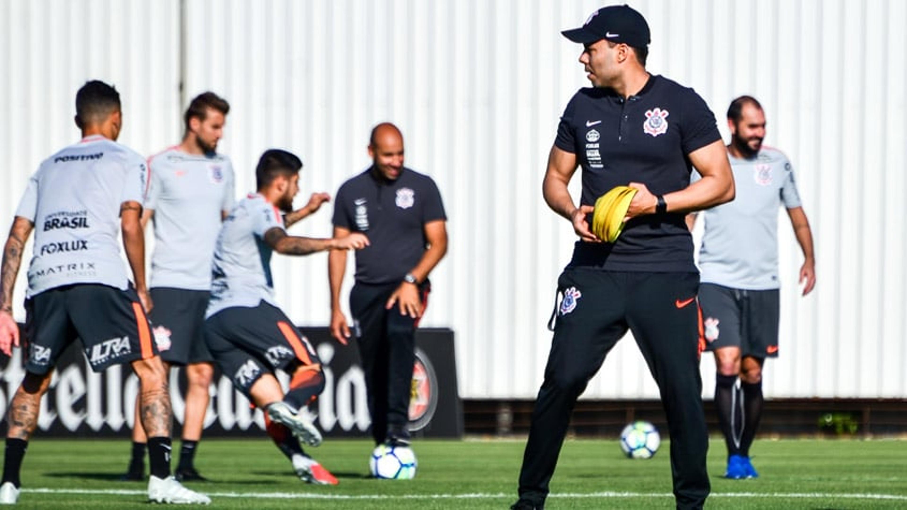 Com Jadson, Jair relaciona 23 atletas do Corinthians para ‘final’