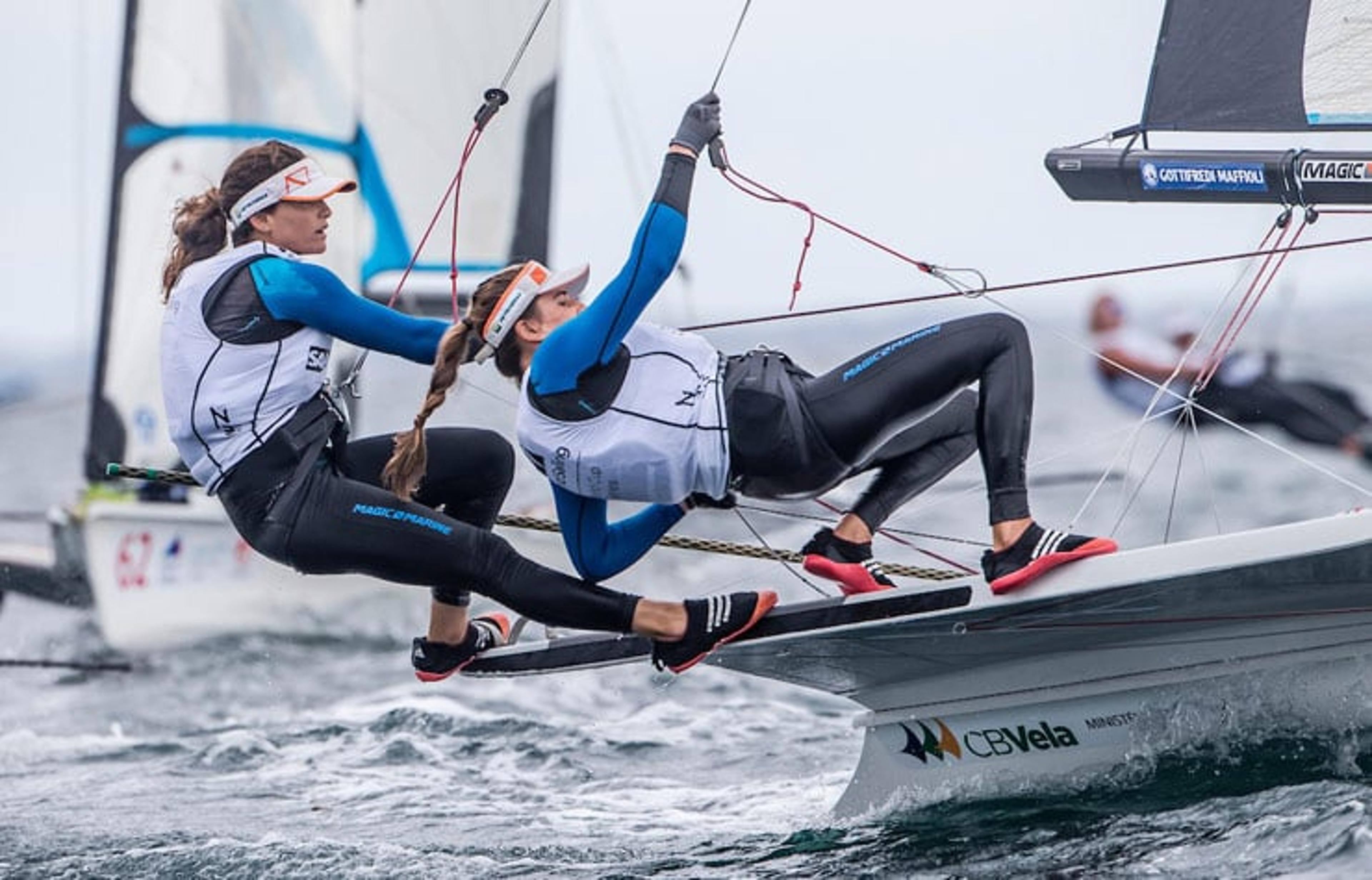 Vela: Martine Grael e Kahena Kunze caem de posição na classificação geral do 49er FX