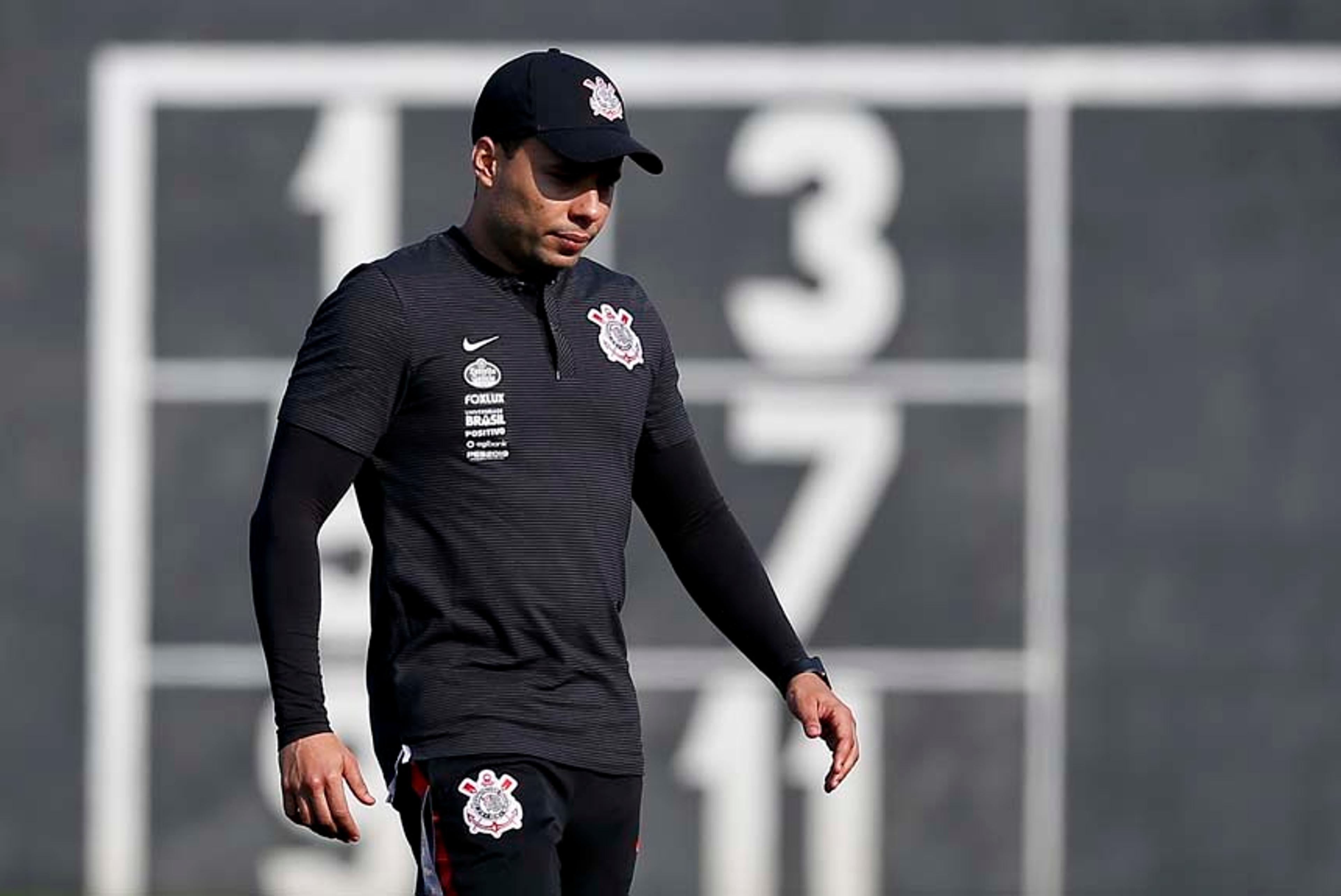 Jair Ventura assiste a jogo do sub-20 do Corinthians e diz: ‘É importante’