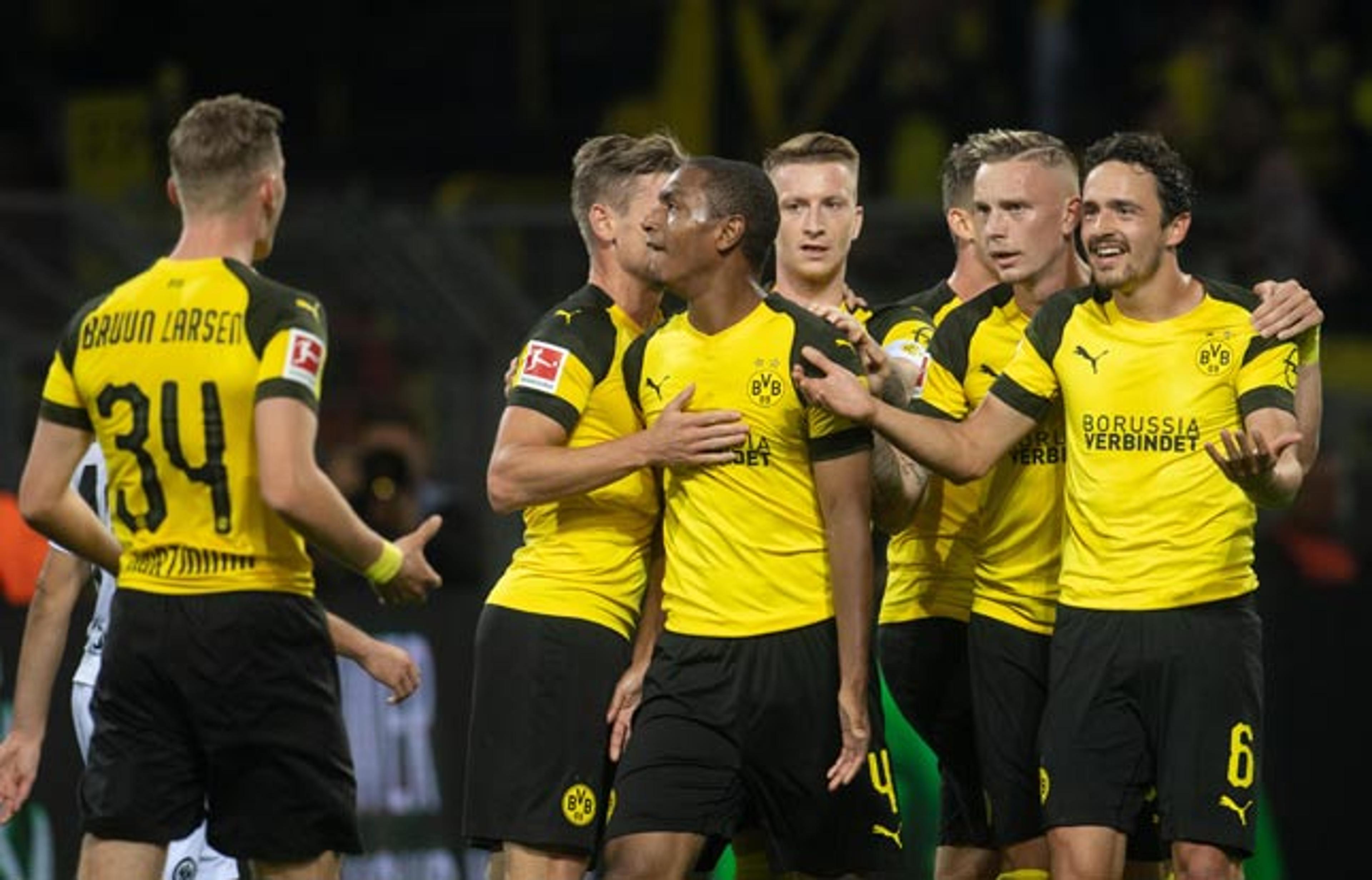 Com gol do estreante Alcácer, Dortmund vence na Bundesliga