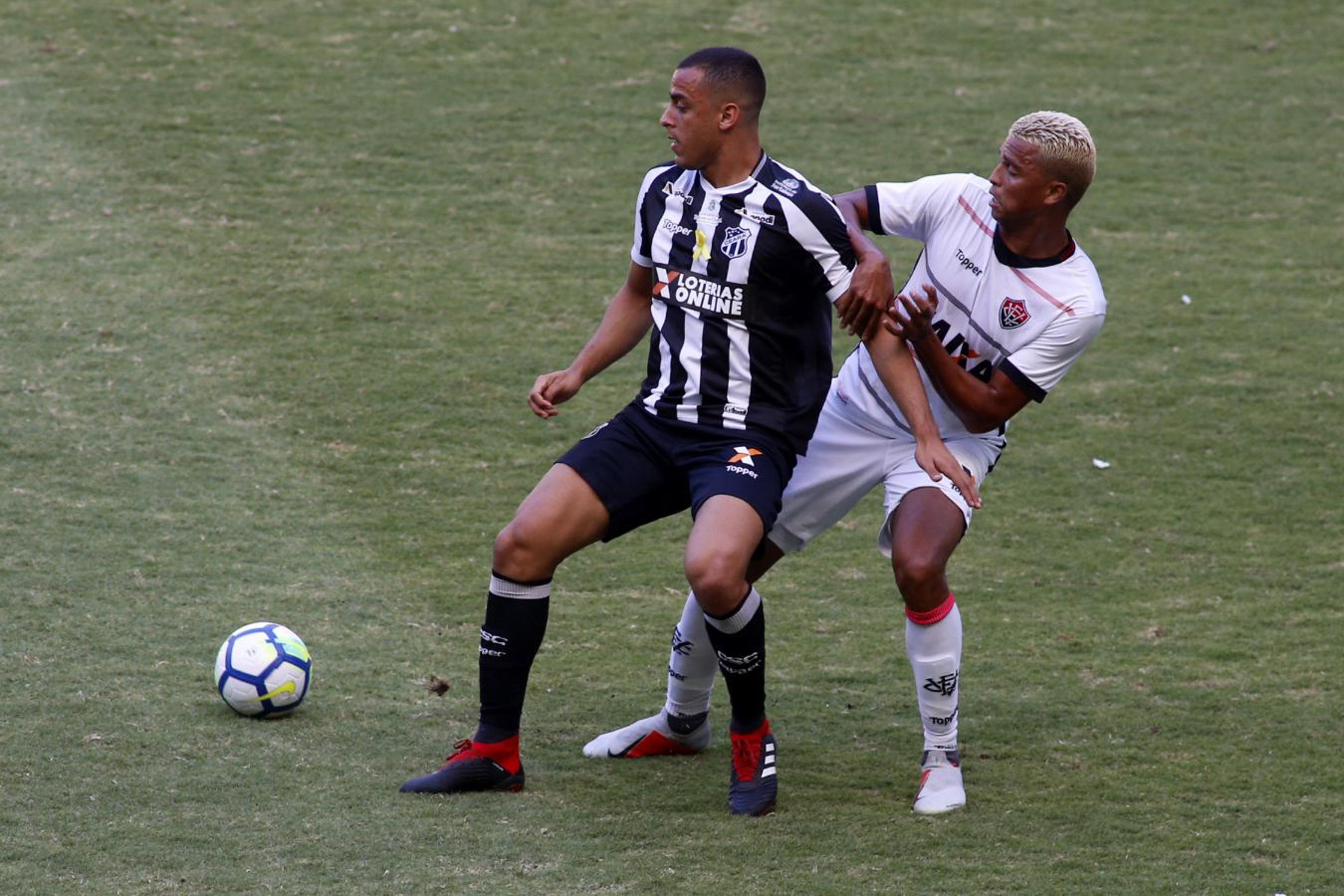 Aderllan lamenta derrota e foca em semana cheia visando o Botafogo