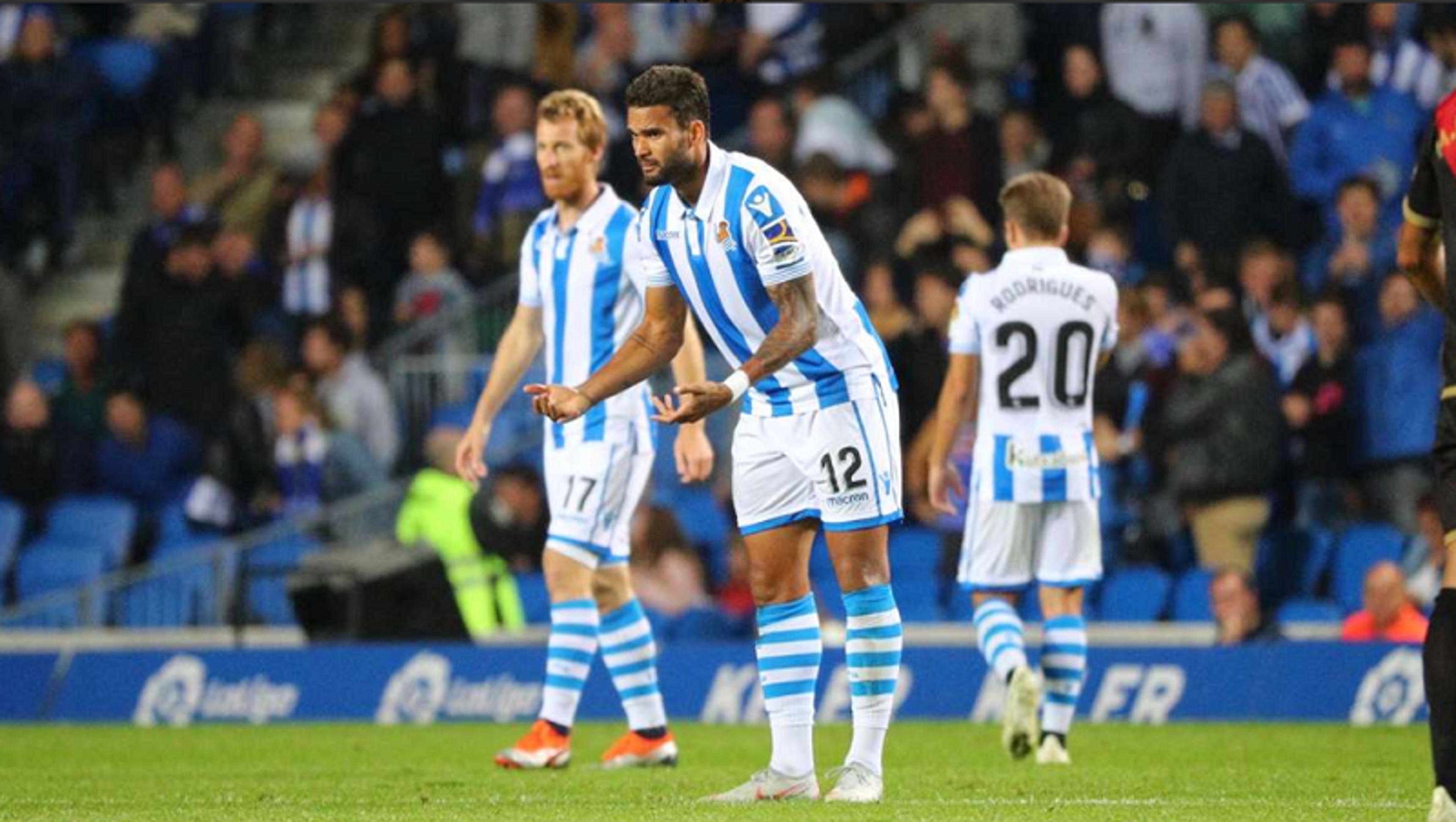 Willian José entra, faz gol, e salva Real Sociedad de derrota em casa