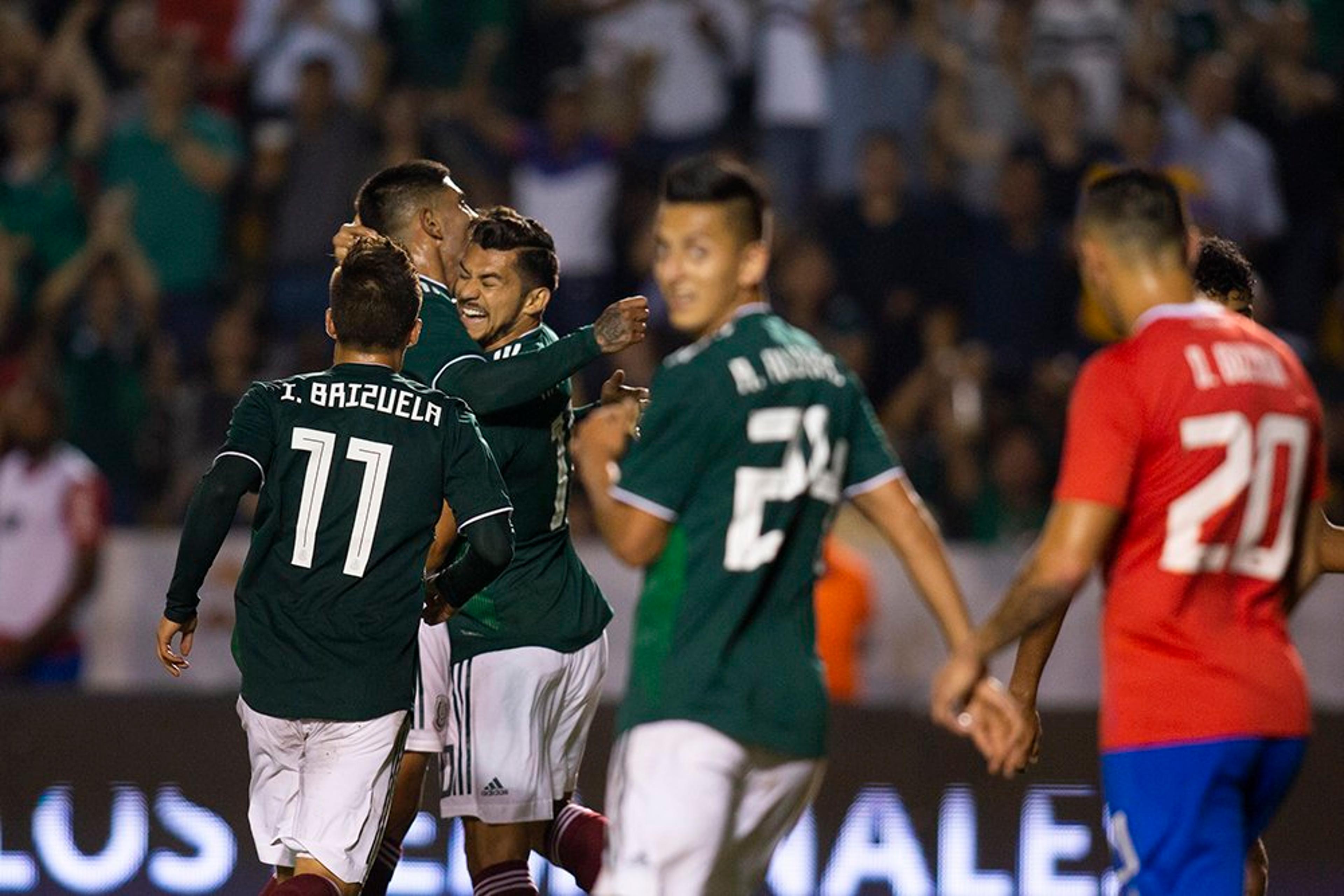 De virada, México derrota a Costa Rica no clássico da CONCACAF