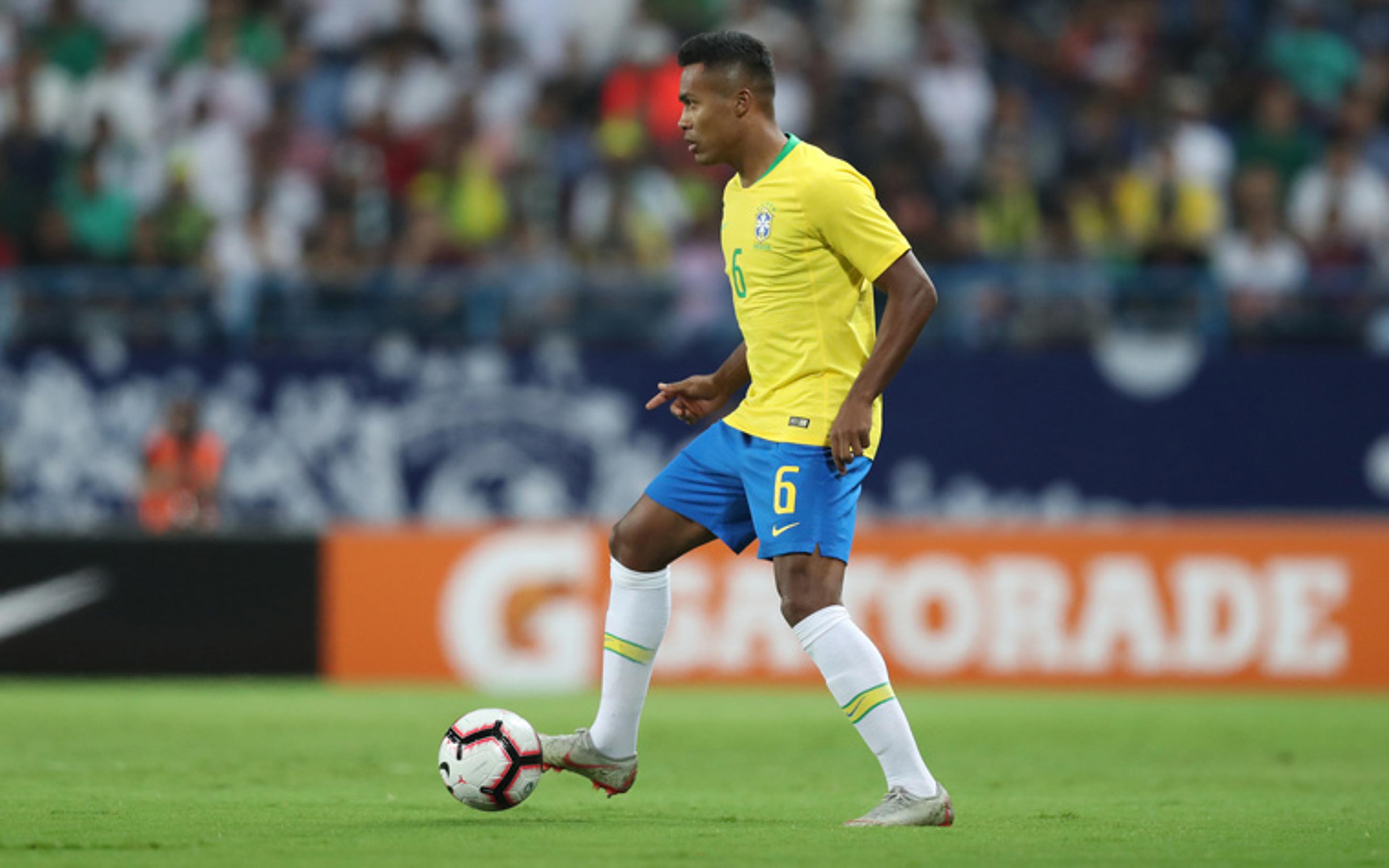 Com Covid-19, Alex Sandro é mais uma baixa da Seleção Brasileira para o confronto com o Paraguai