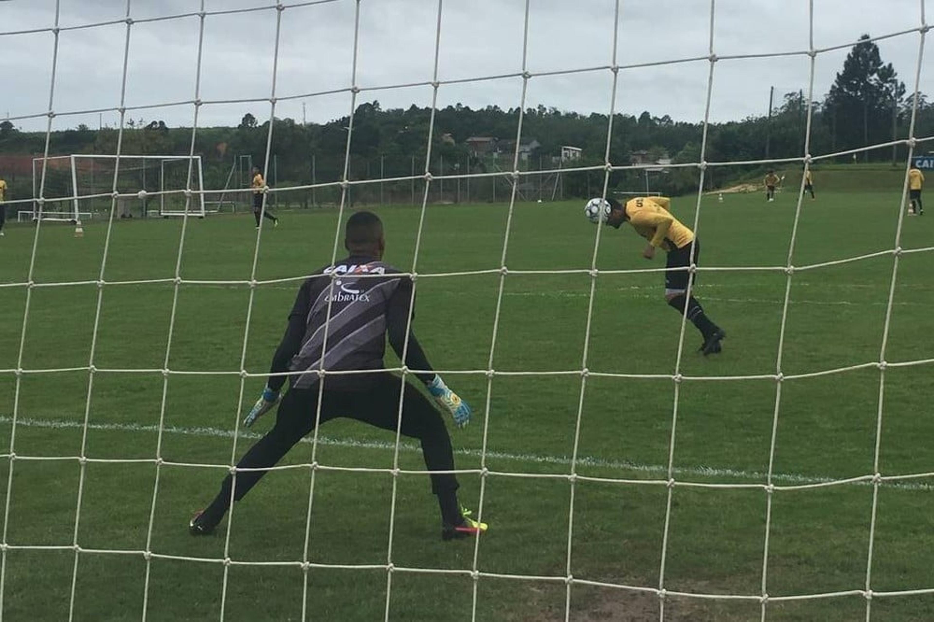 Sem folga, Criciúma treina no fim de semana para se afastar do Z4