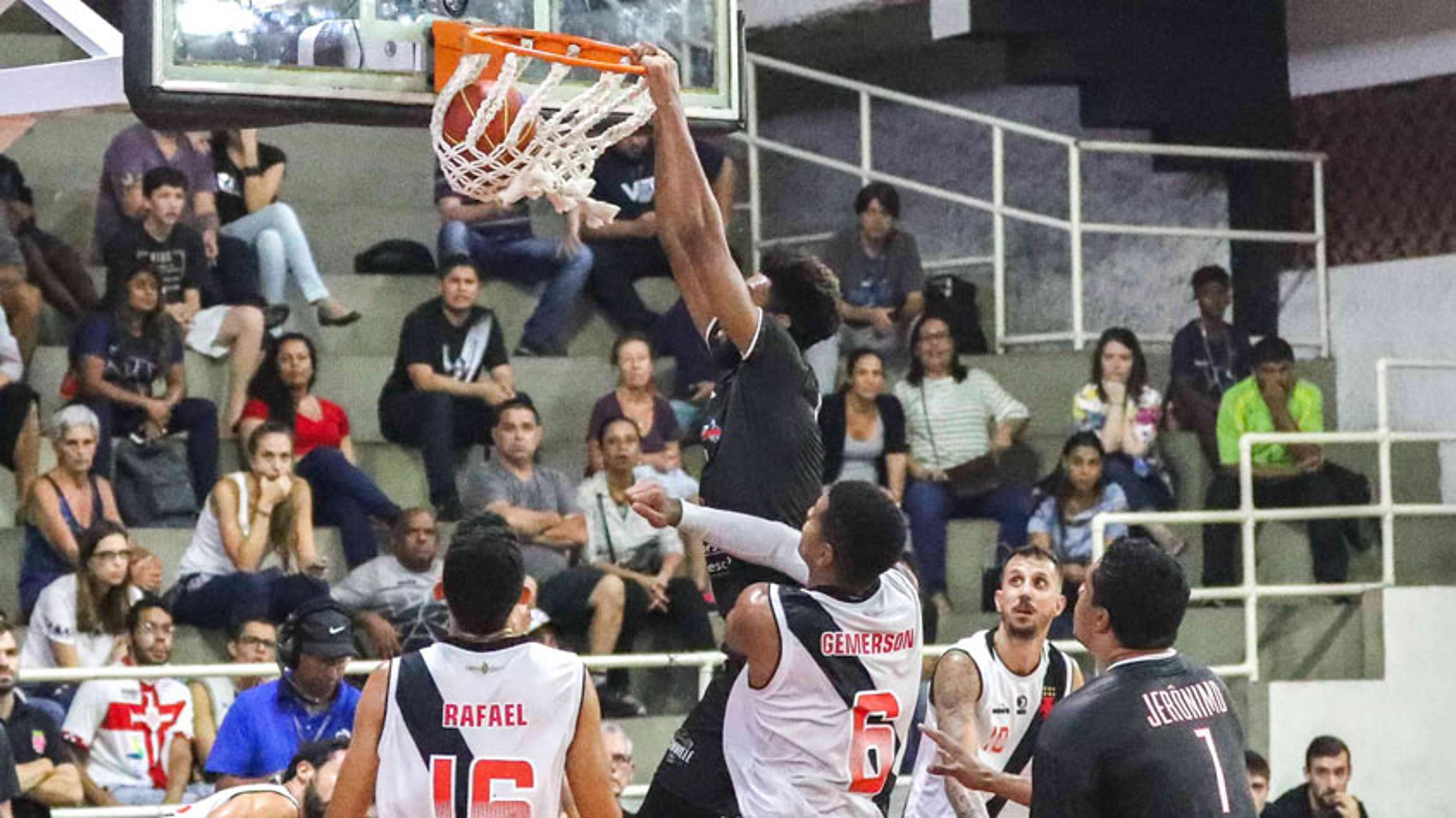 Em casa, Vasco sofre derrota para Joinville e não garante 100% no NBB