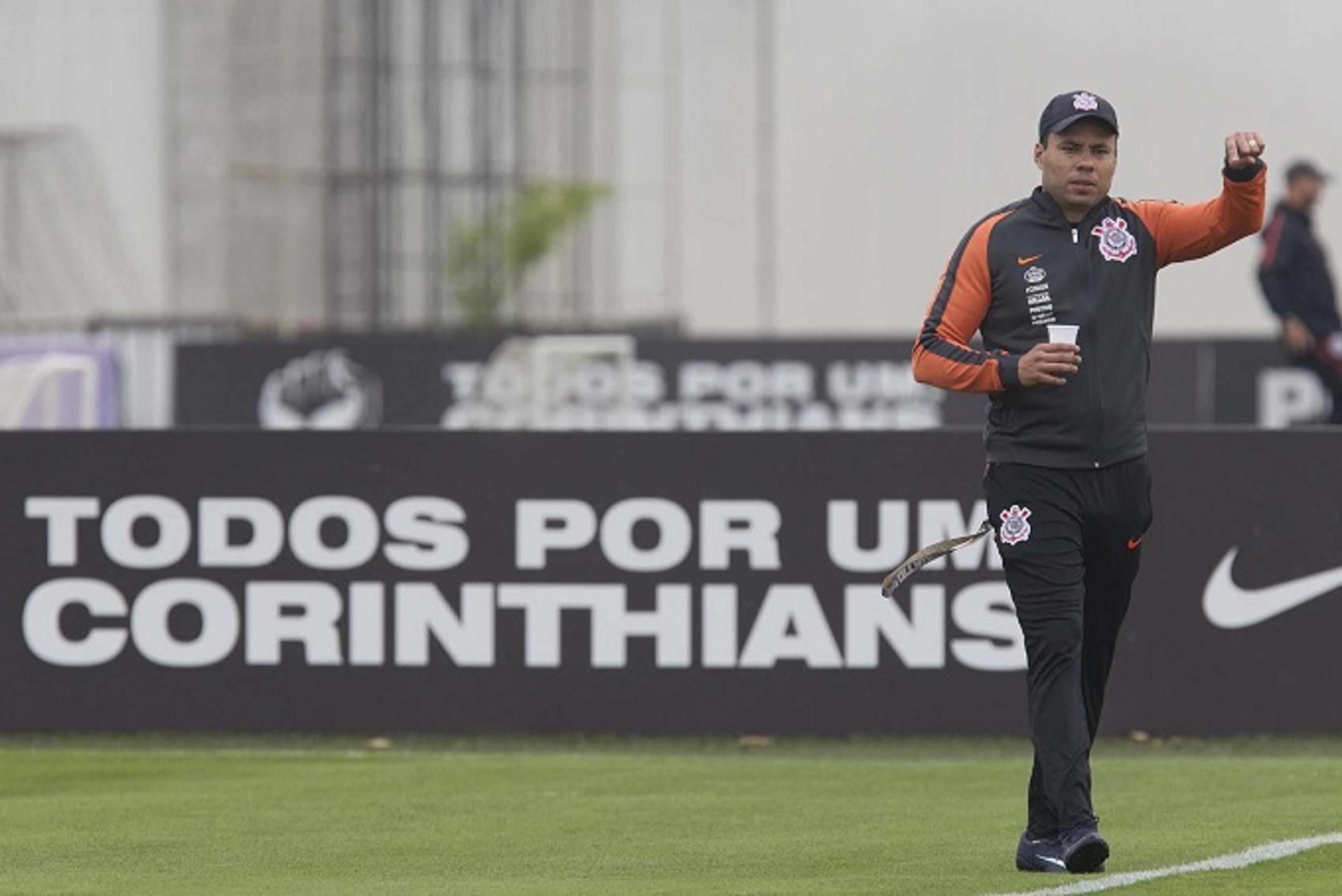 Com Jadson e Carlos, Jair começa a armar Corinthians para o Majestoso