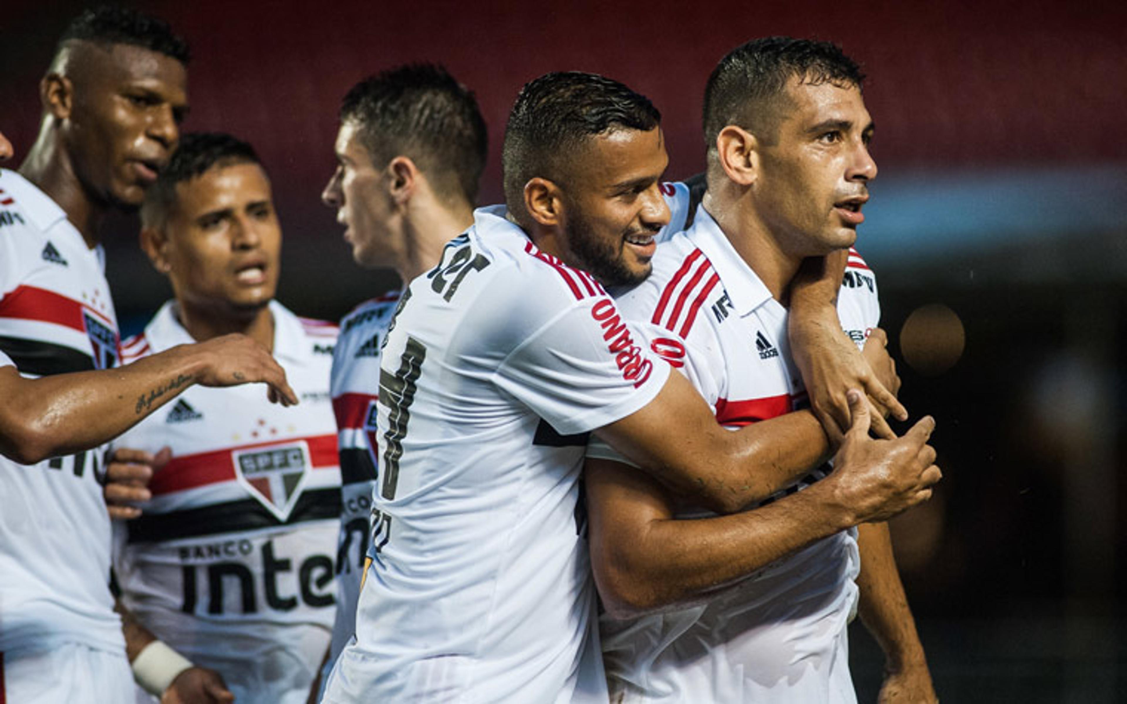 Diego Souza decide! São Paulo vence Cruzeiro e se garante na Libertadores