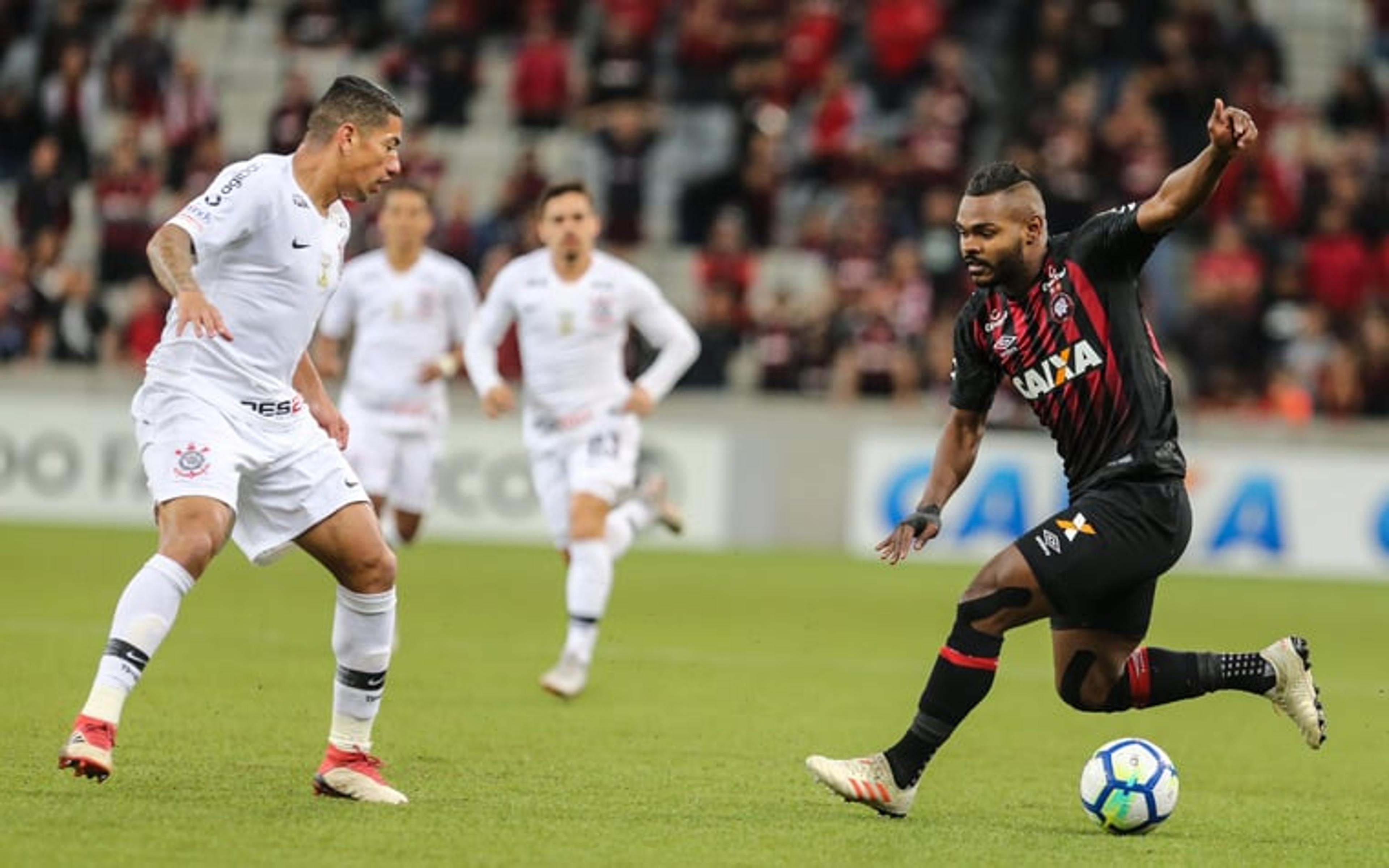 ATUAÇÕES: Cássio se salva e Avelar é o pior no Corinthians