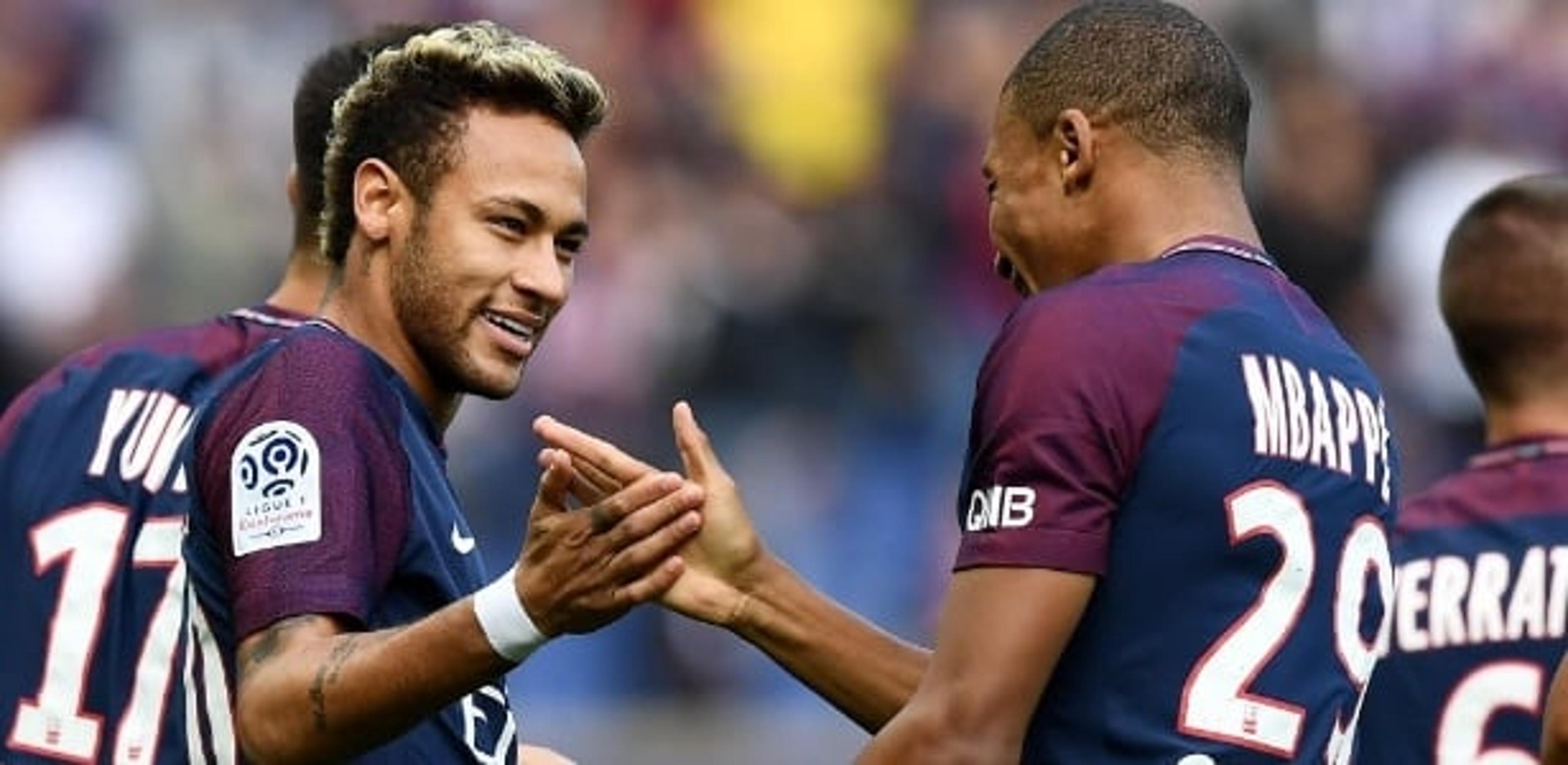 VÍDEO: Pelé diz que gostaria de jogar com Mbappé e Neymar