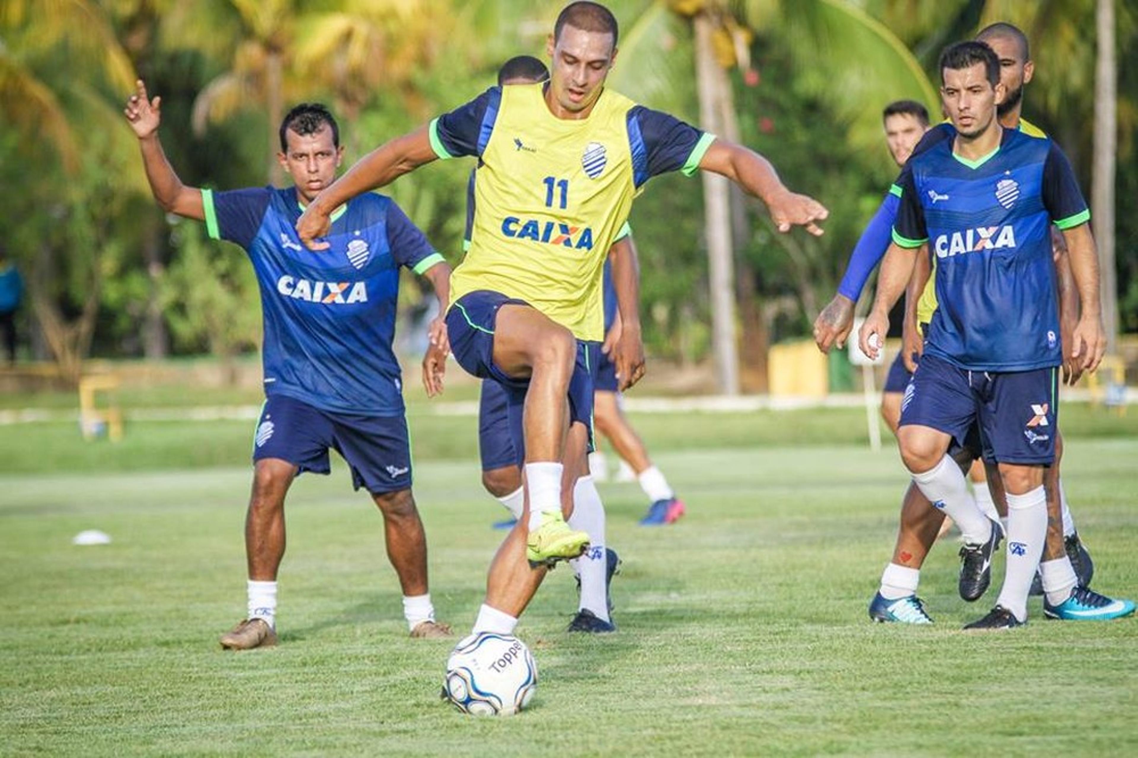 De olho no São Paulo, lateral do CSA quer intensidade durante a semana