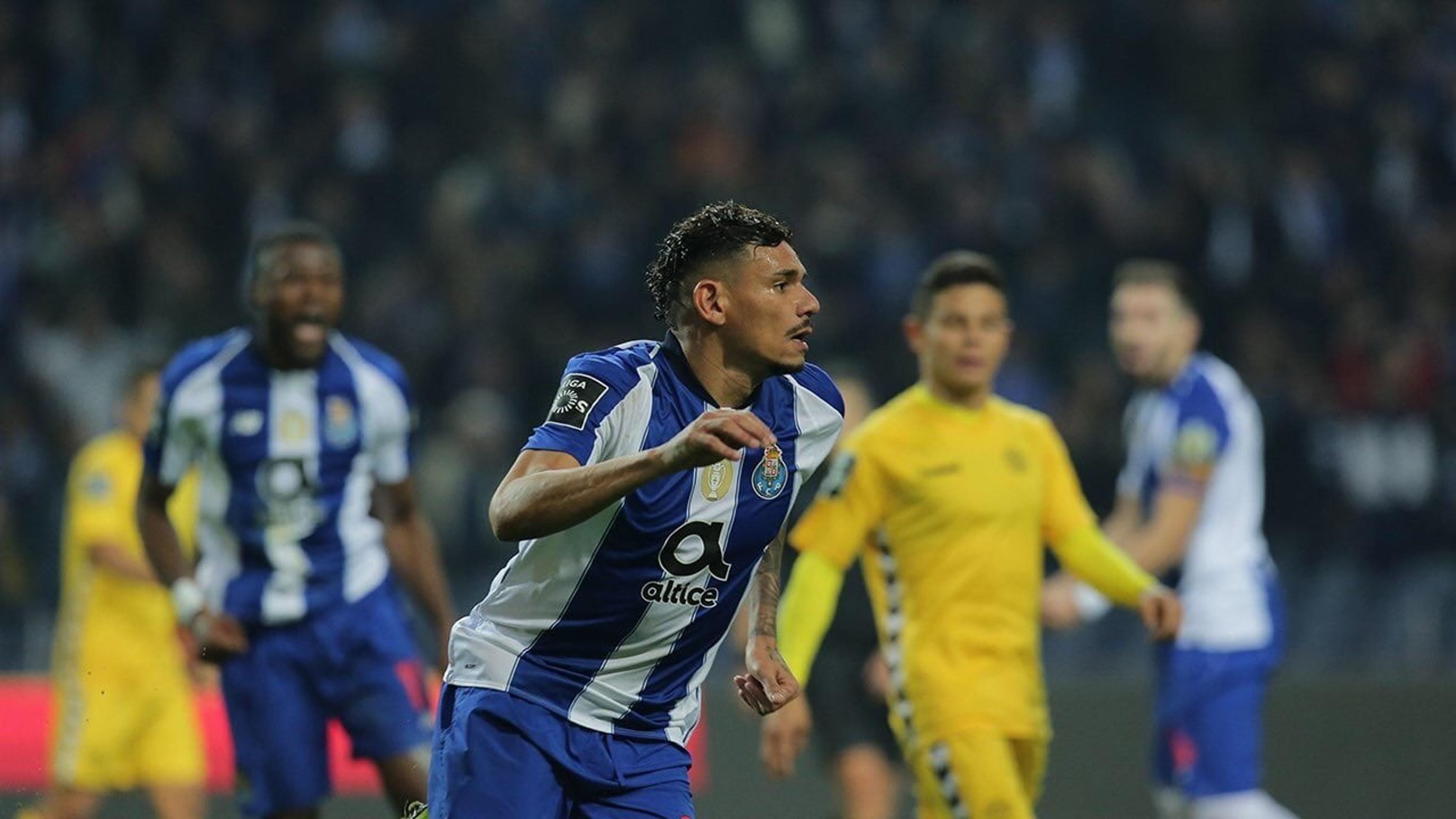 Tiquinho Soares comemora mais um gol com a camisa do Porto