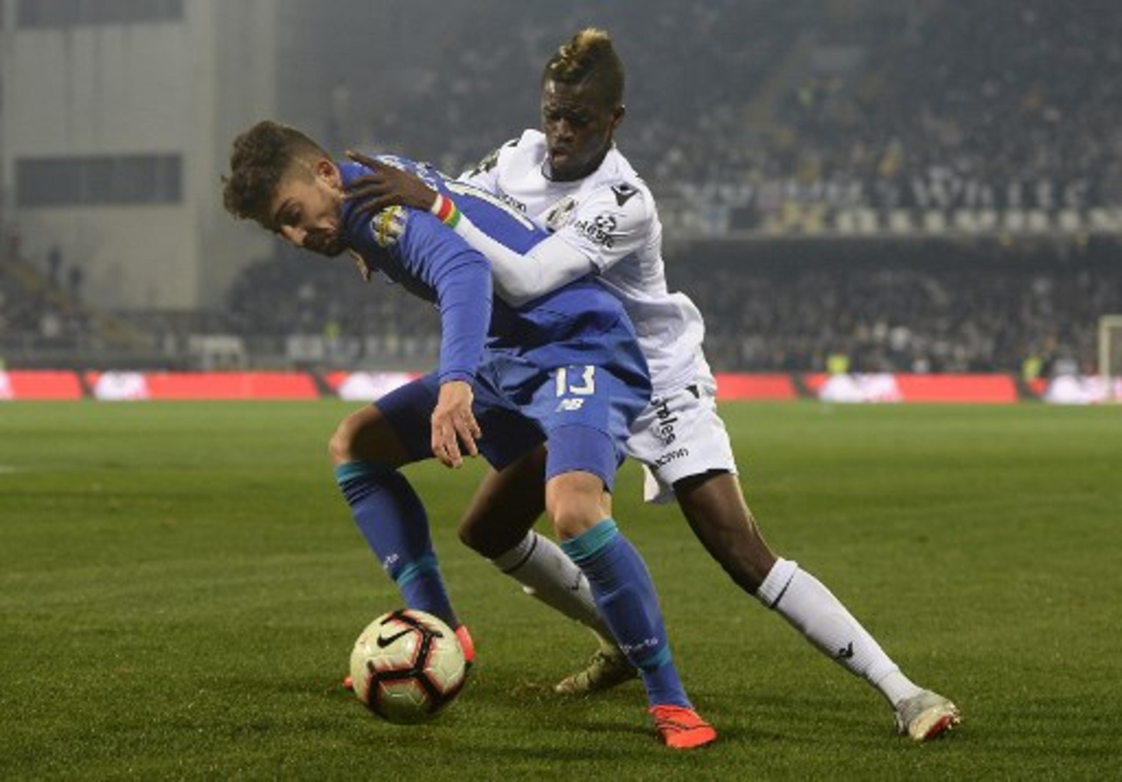 Porto fica no empate e vê Benfica encostar no Campeonato Português