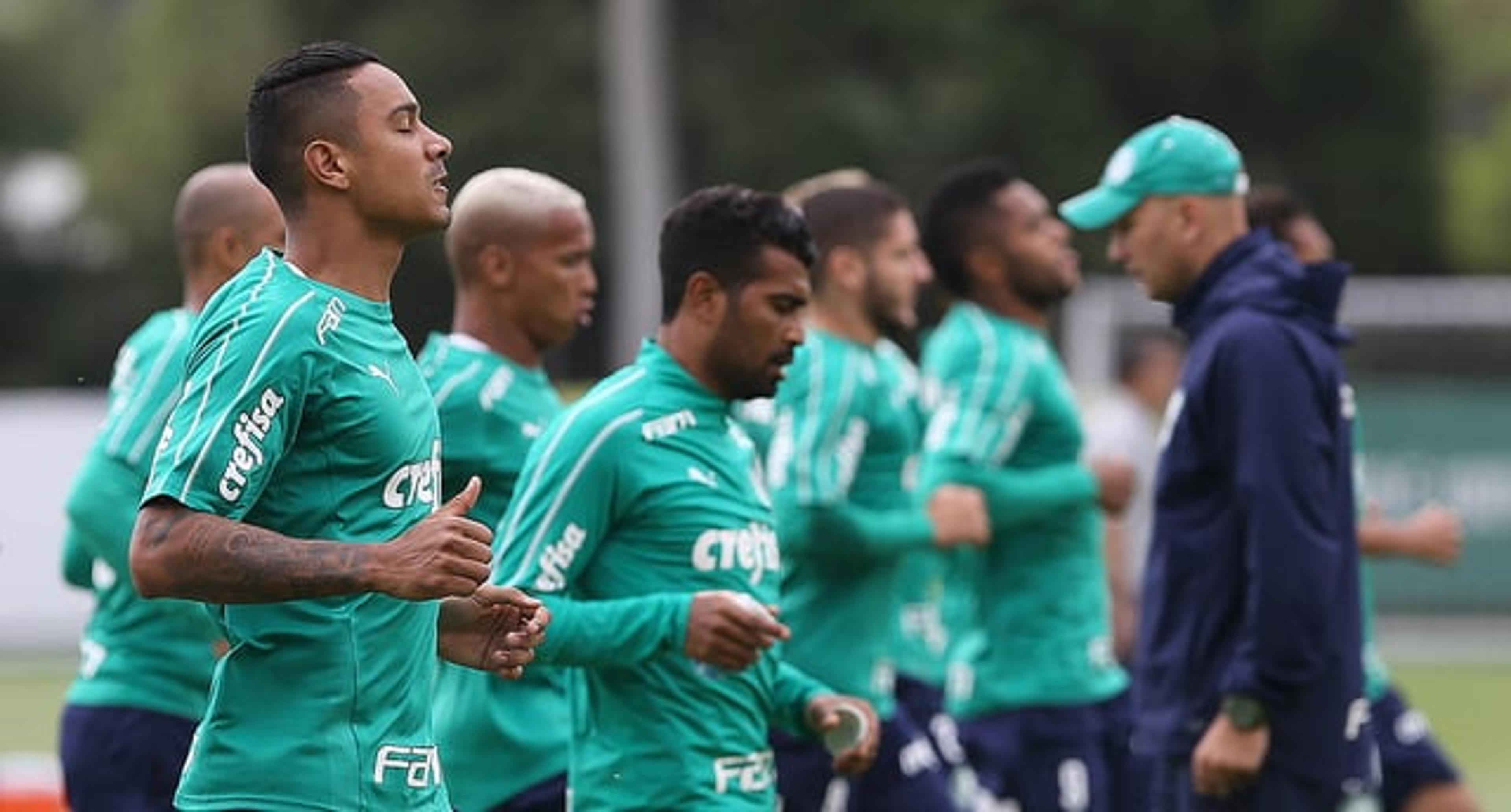 Sem Ricardo Goulart no gramado, Felipão dá coletivo em treino fechado