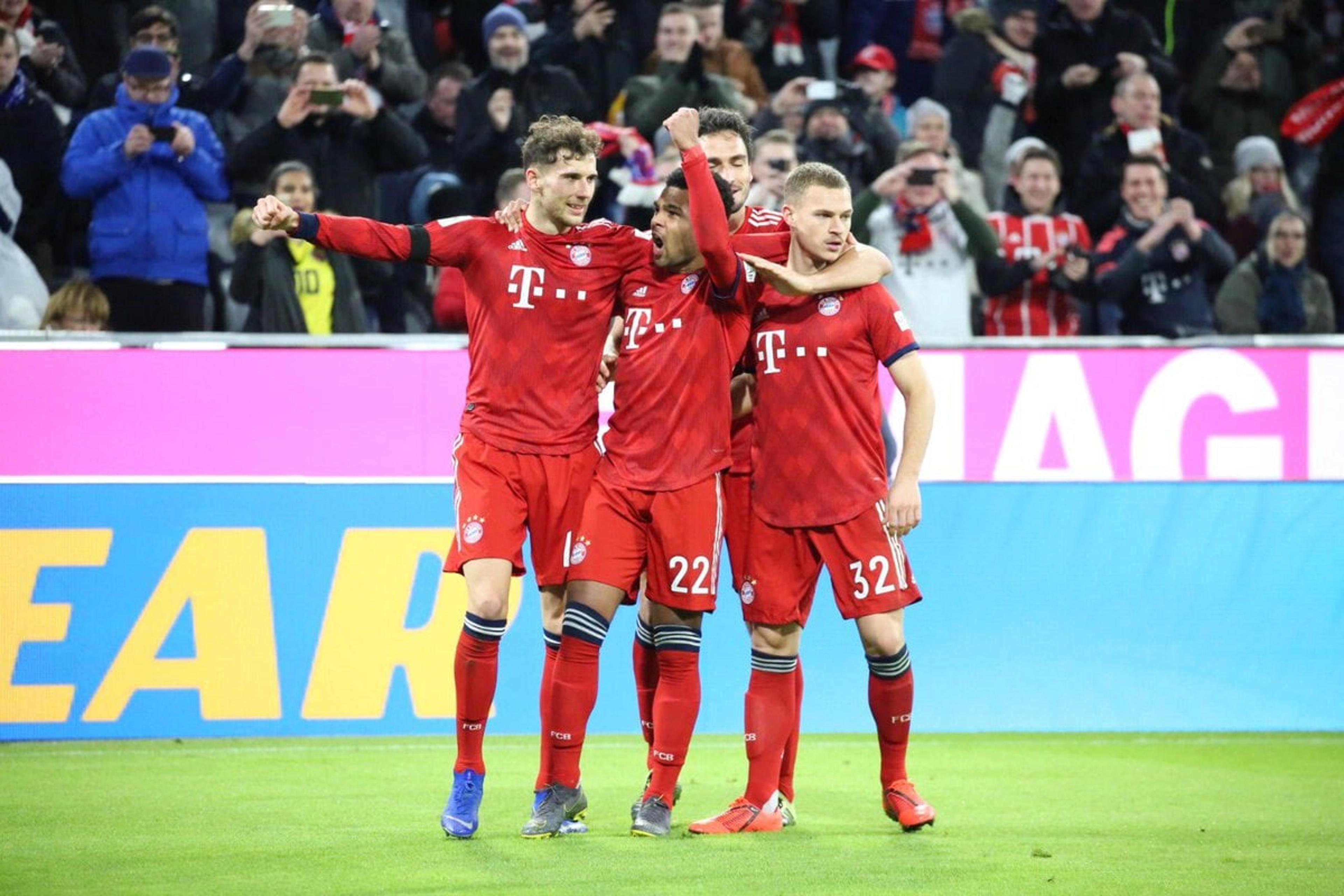 Bayern vence o Schalke 04 e reduz vantagem para o Borussia Dortmund