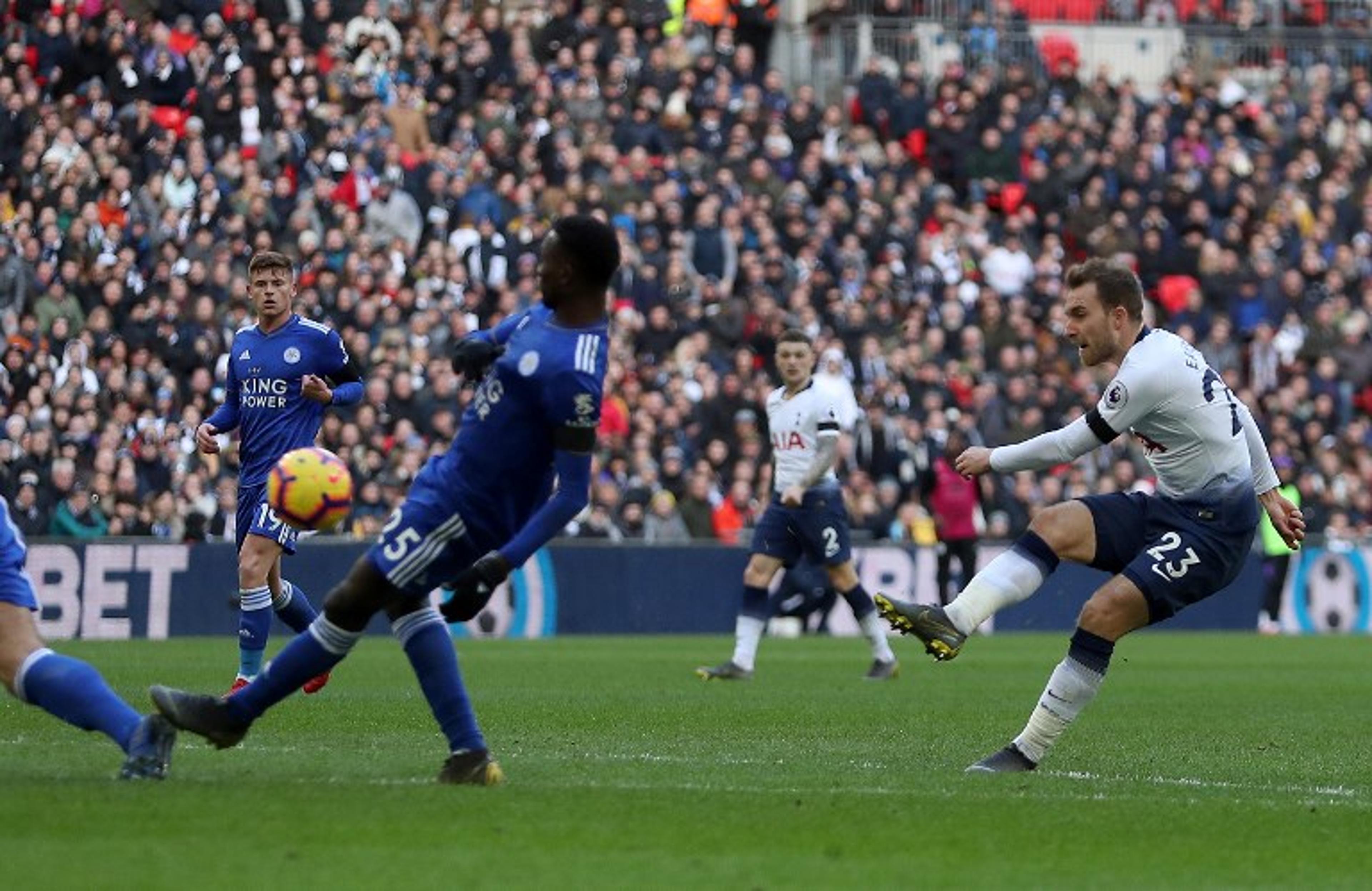 Leicester e Tottenham abrem rodada da Premier League neste sábado