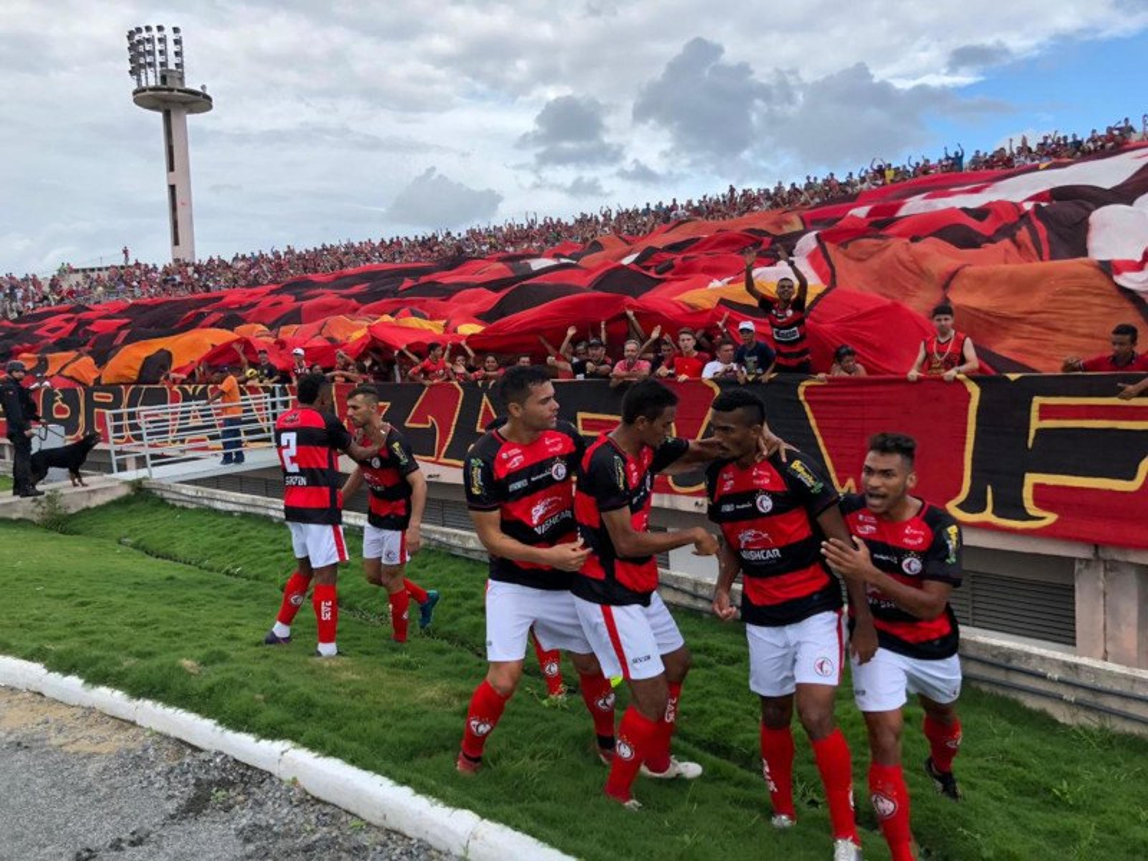 Domingo nordestino tem clássicos em Alagoas e na Paraíba