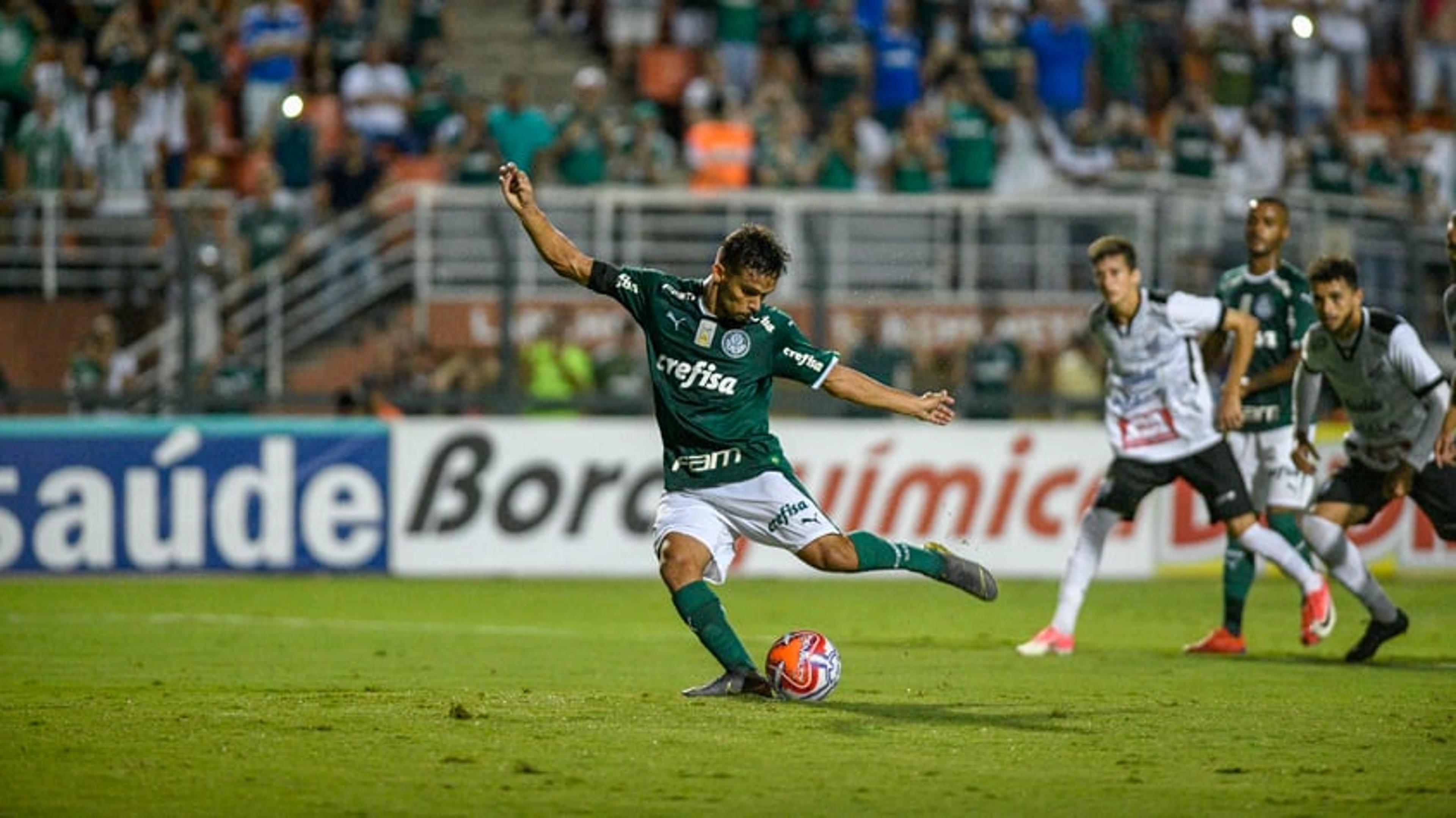 Gustavo Scarpa prova ser o armador capaz de fazer o Palmeiras funcionar