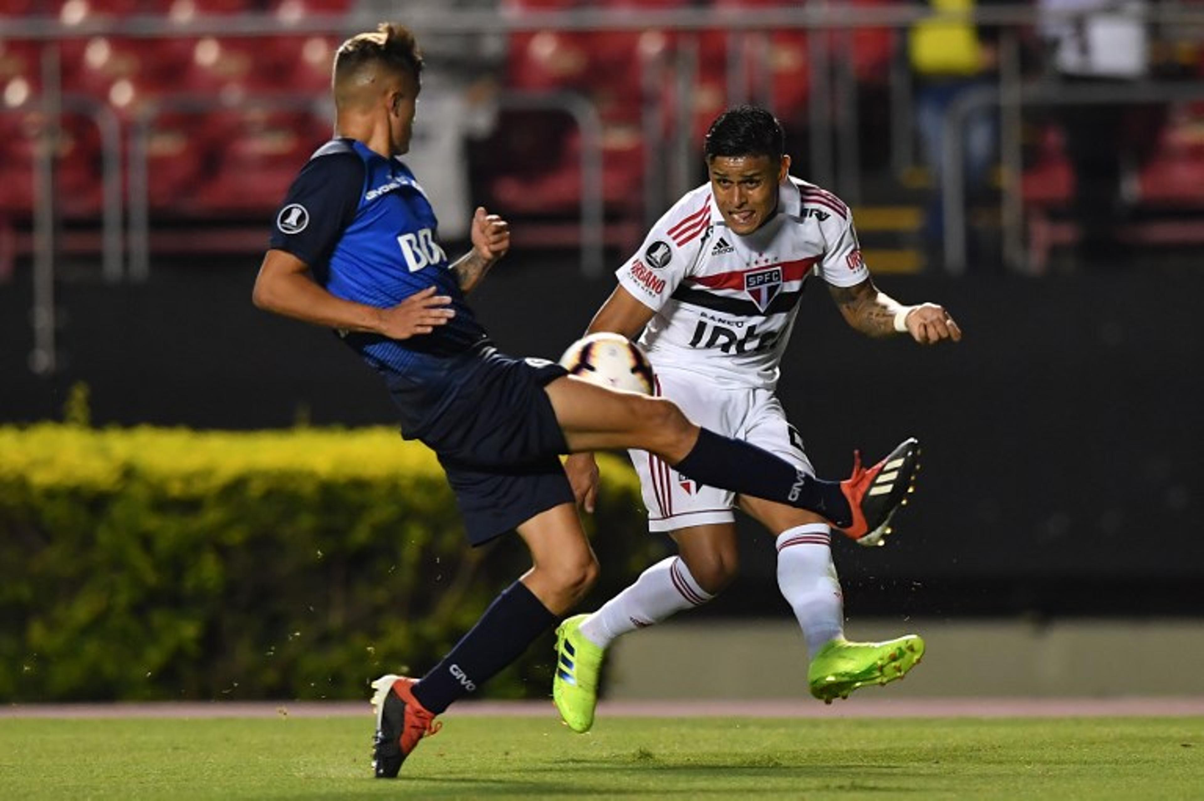 São Paulo passa em branco e está fora da Libertadores; Jardine balança