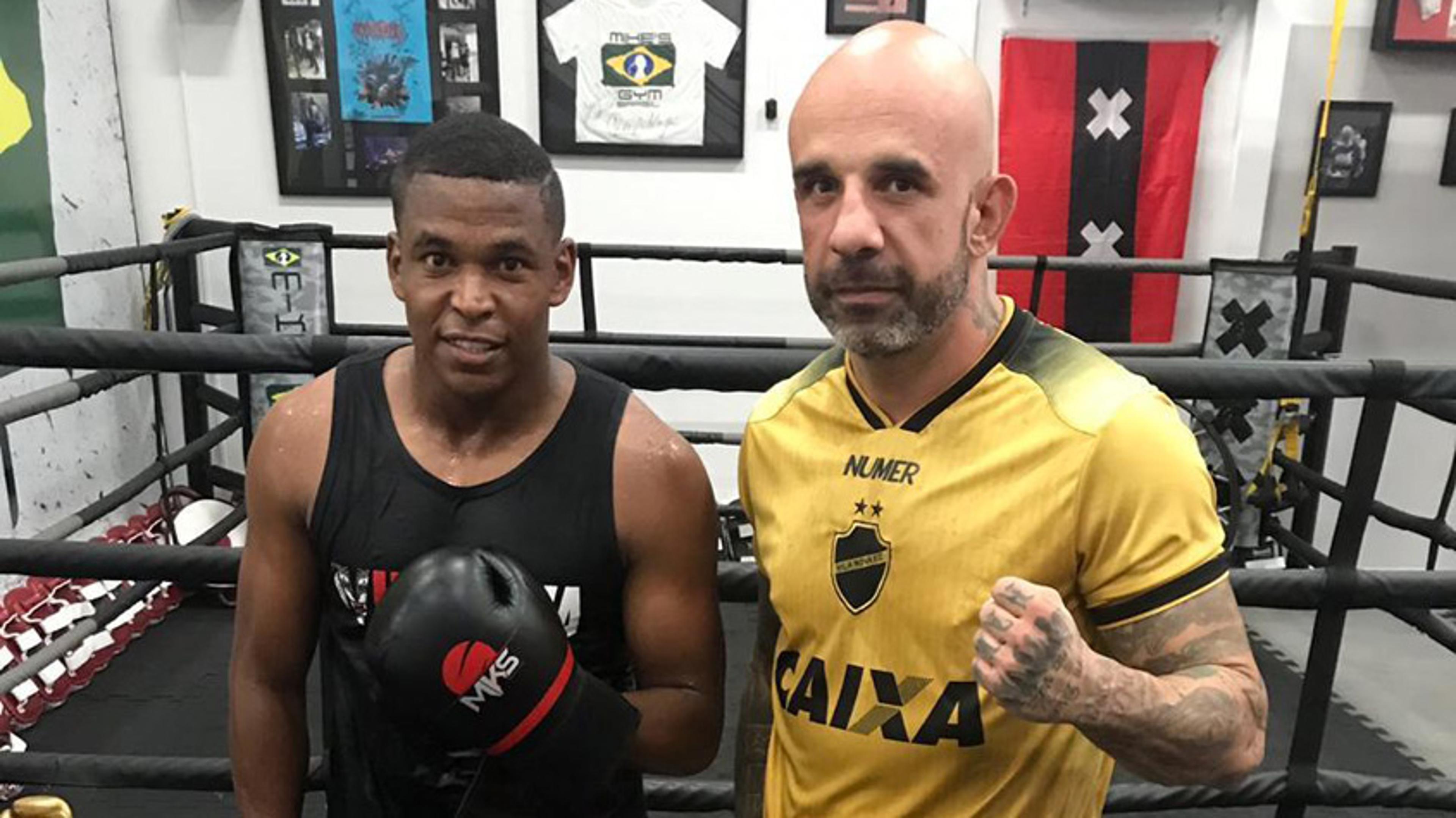 Vila Nova, do ‘boxeador’ Alan Mineiro, é o novo detentor do ‘Cinturão do Futebol Brasileiro’