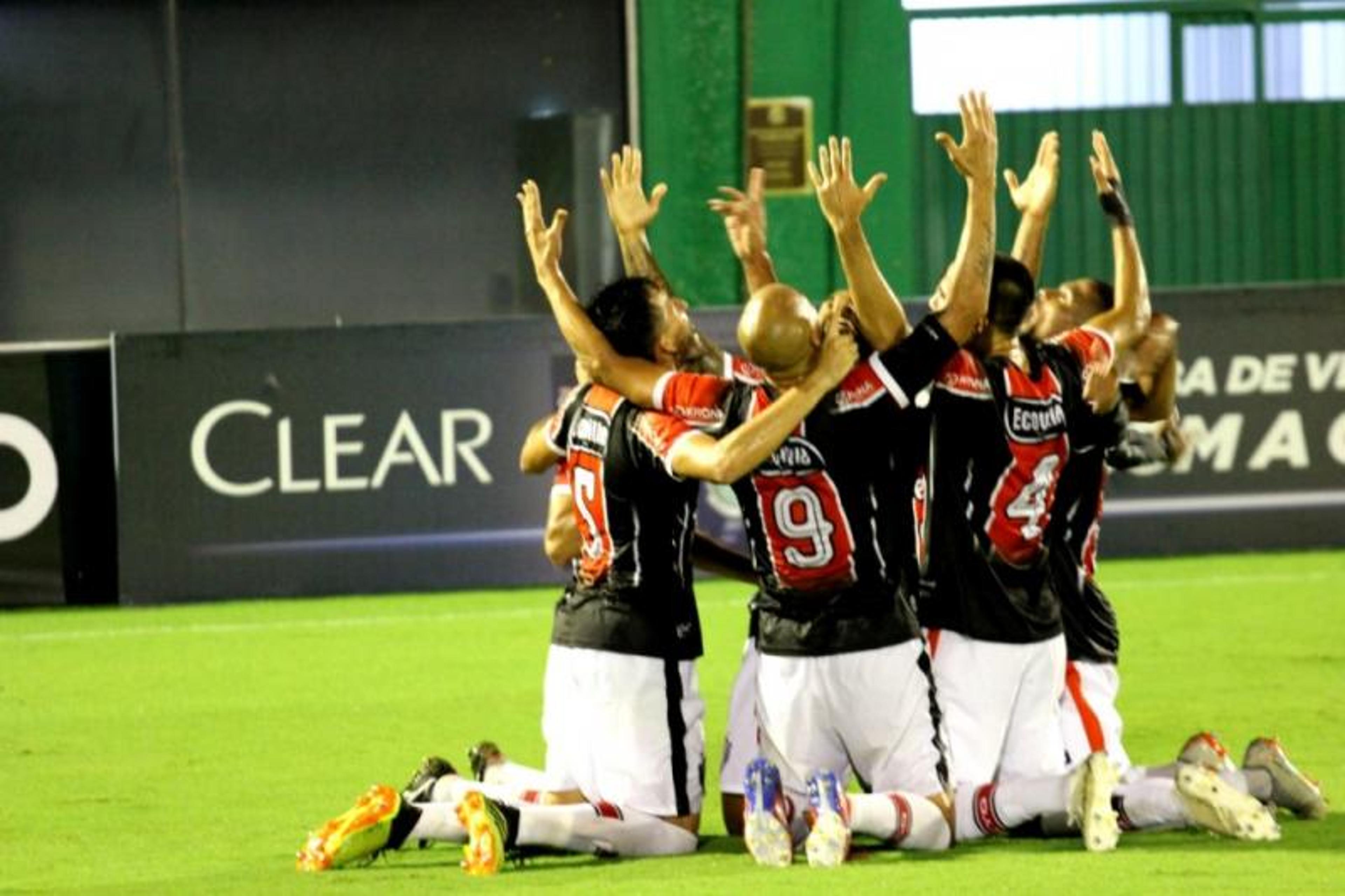 Joinville frustra planos da Chapecoense e ganha na Arena Condá