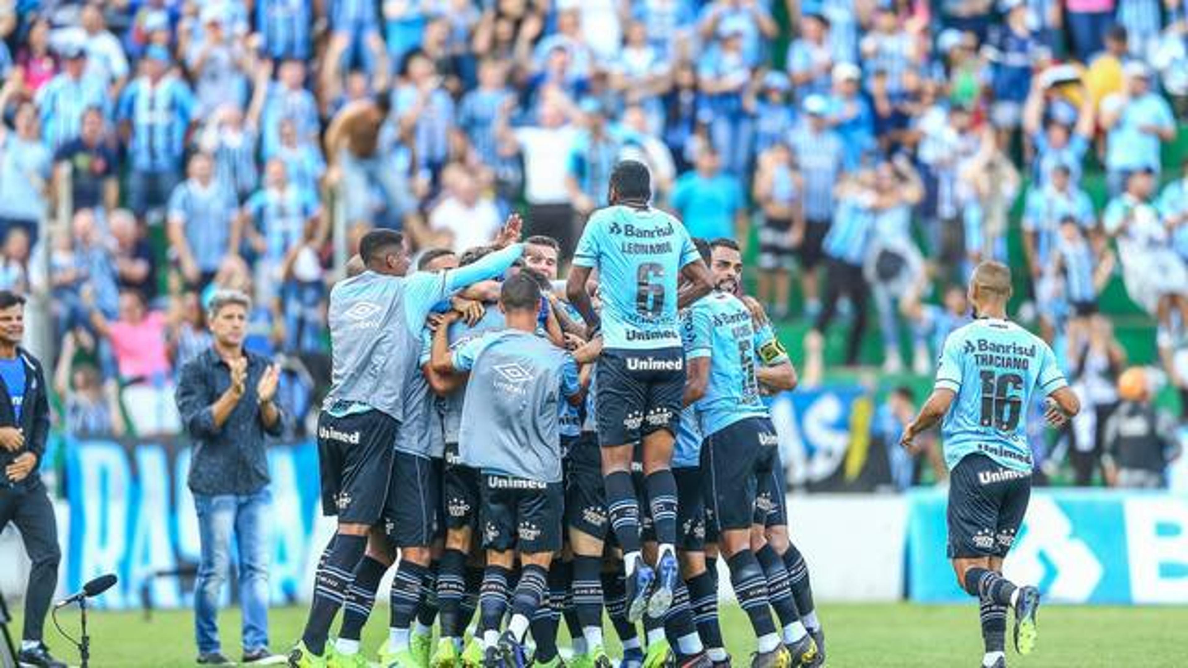 Grêmio massacra Juventude e encaminha vaga na semi do Gauchão