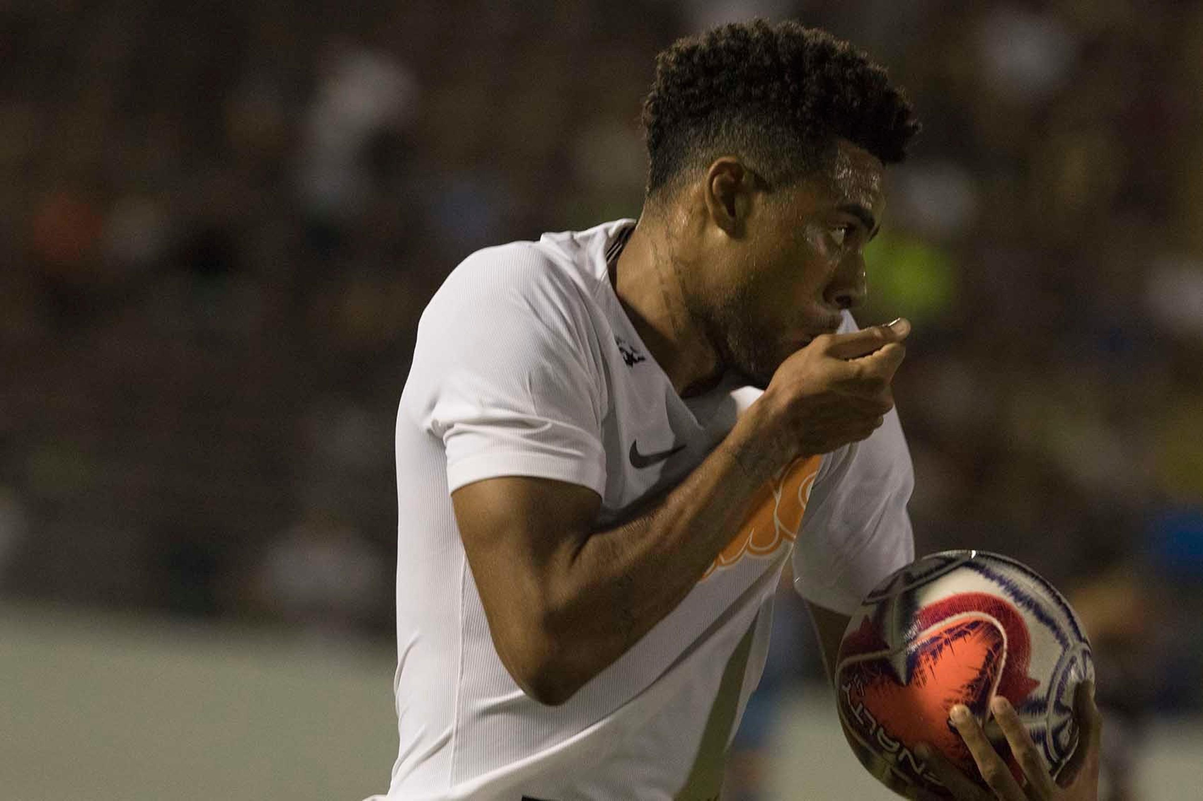 Tranquilidade e preparação: armas de Gustagol para ajudar Corinthians