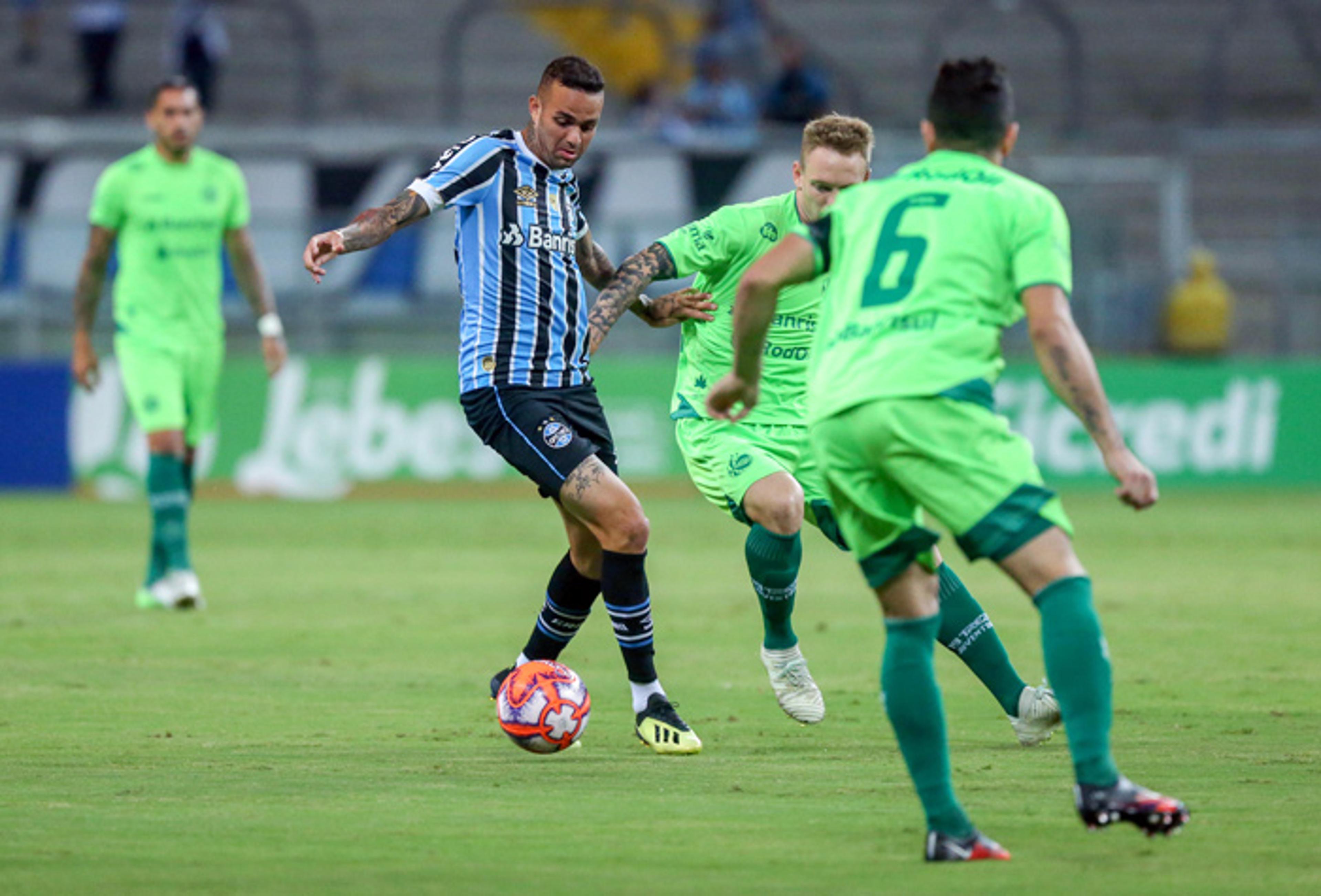 Em jogo morno, Grêmio empata com o Juventude e carimba vaga na semifinal do Gaúcho