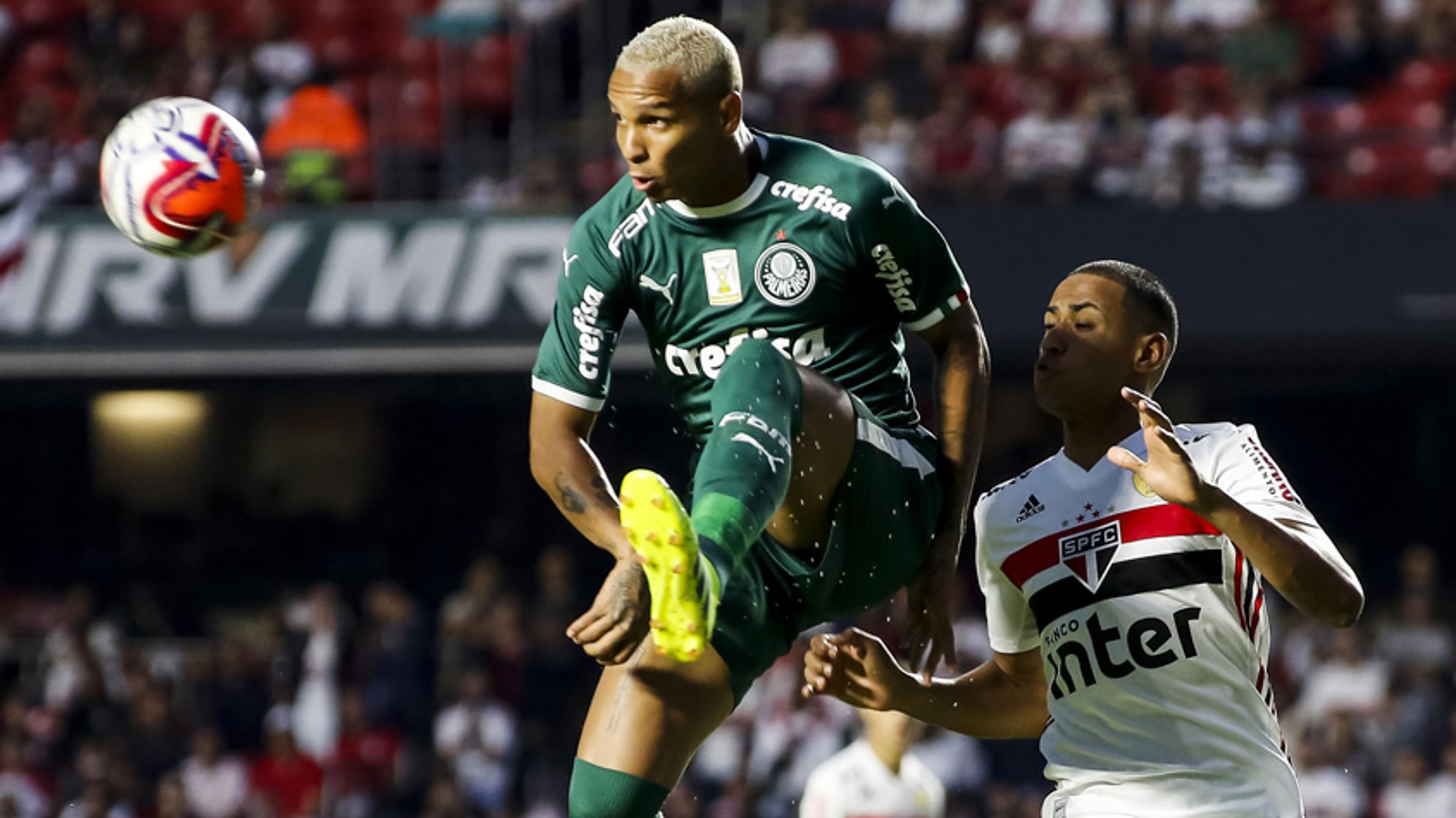 Palmeiras mostra força mental e leva mais perigo do que rival no Morumbi